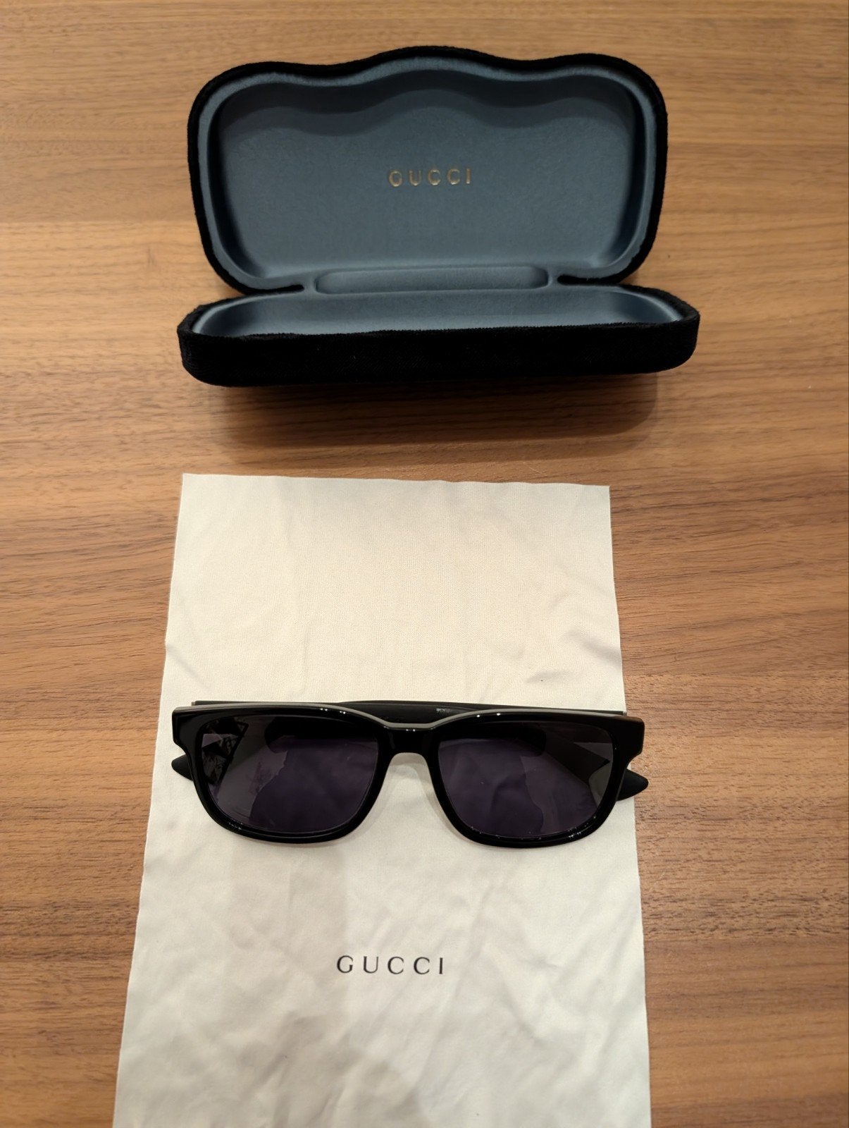 Gucci Zonnebril met etui en doekje - Zo goed als nieuw, Overige merken, Zonnebril, Zwart, Ophalen of Verzenden