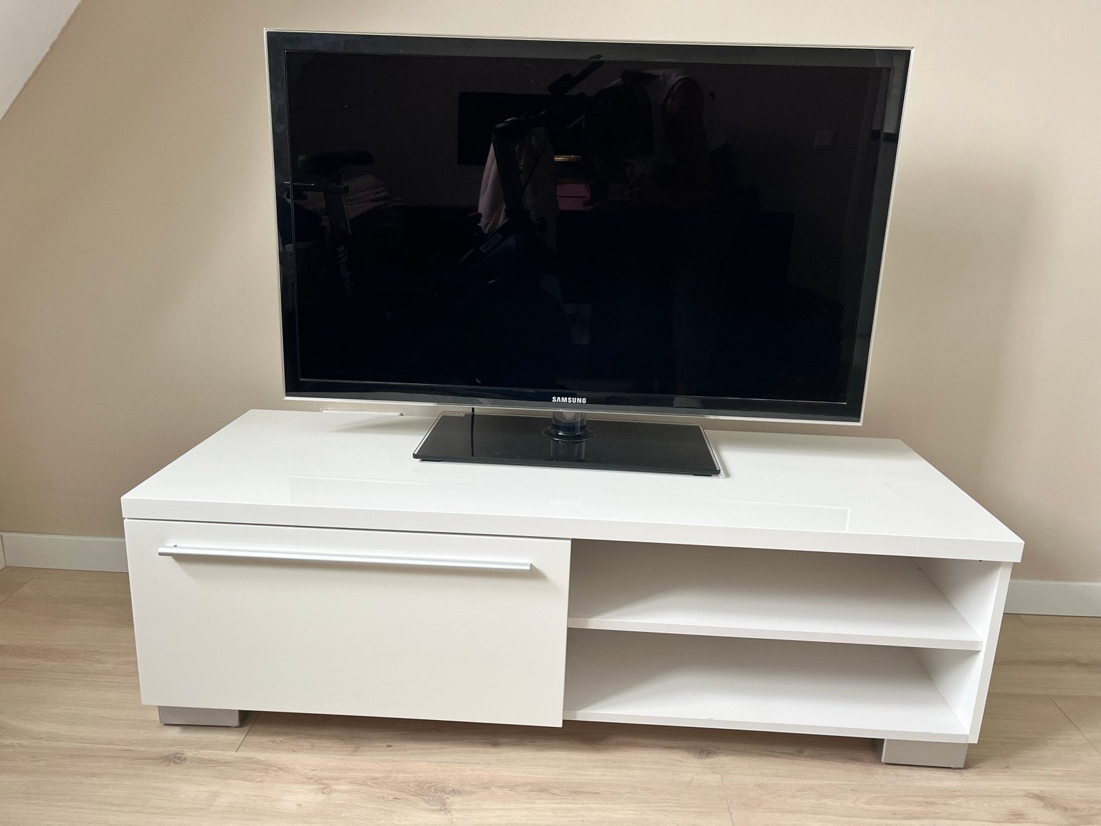 Wit TV-meubel met lade en open vakken, Huis en Inrichting, Ophalen, Gebruikt, 100 tot 150 cm, Minder dan 100 cm