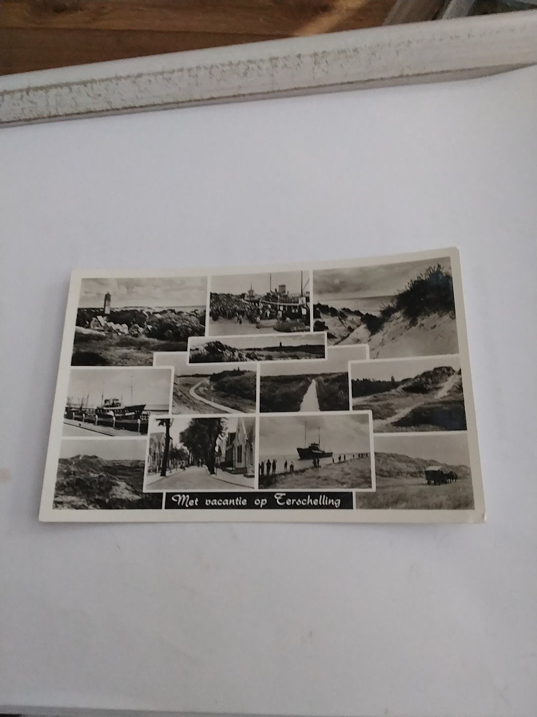 ansichtkaart Terschelling - Met vakantie op Terschelling, Ophalen of Verzenden, 1940 tot 1960, Waddeneilanden