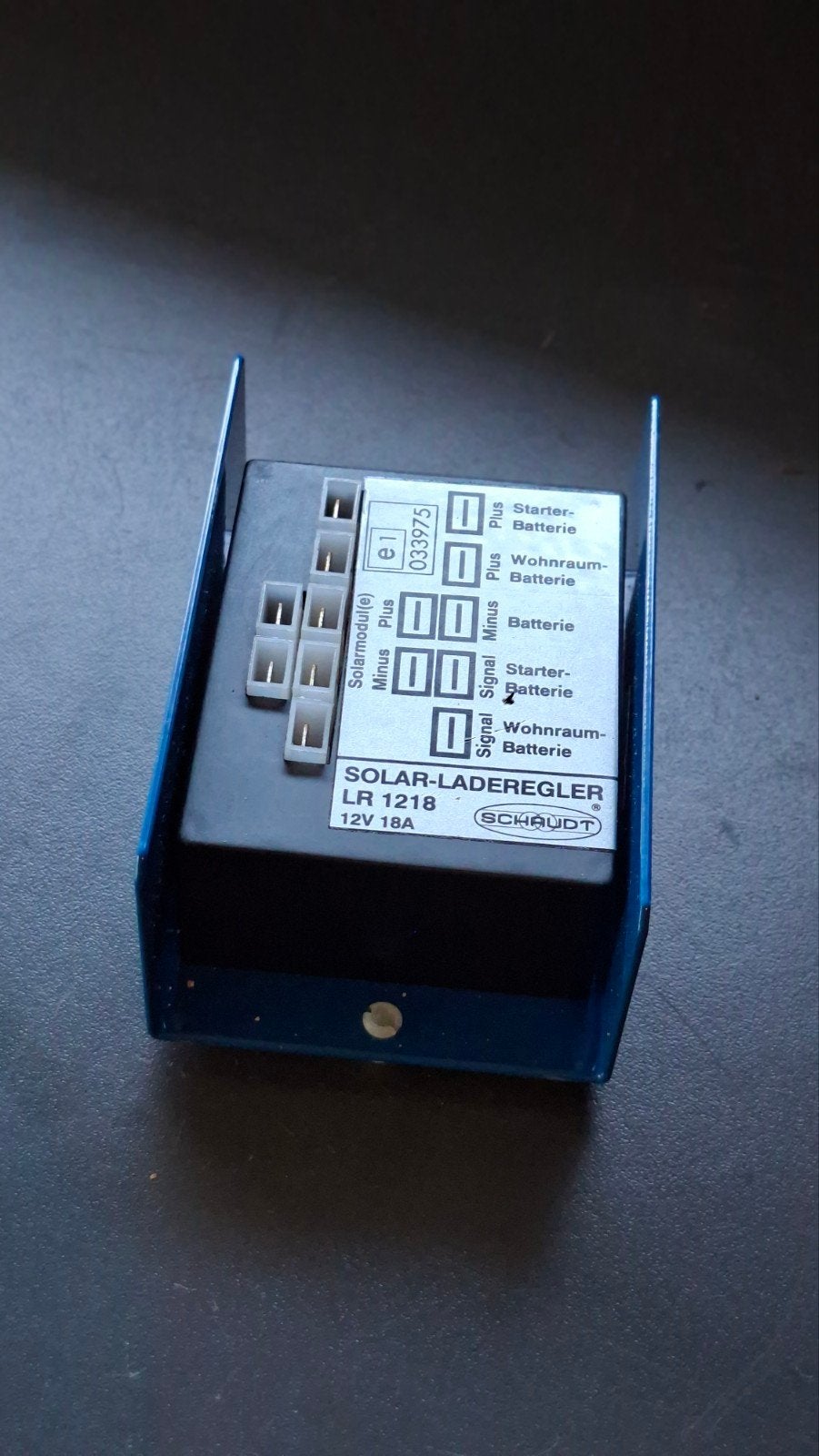 Schuadt Solar-Laderegler LR 1218 12V 18A, Caravans en Kamperen, Ophalen of Verzenden, Zo goed als nieuw