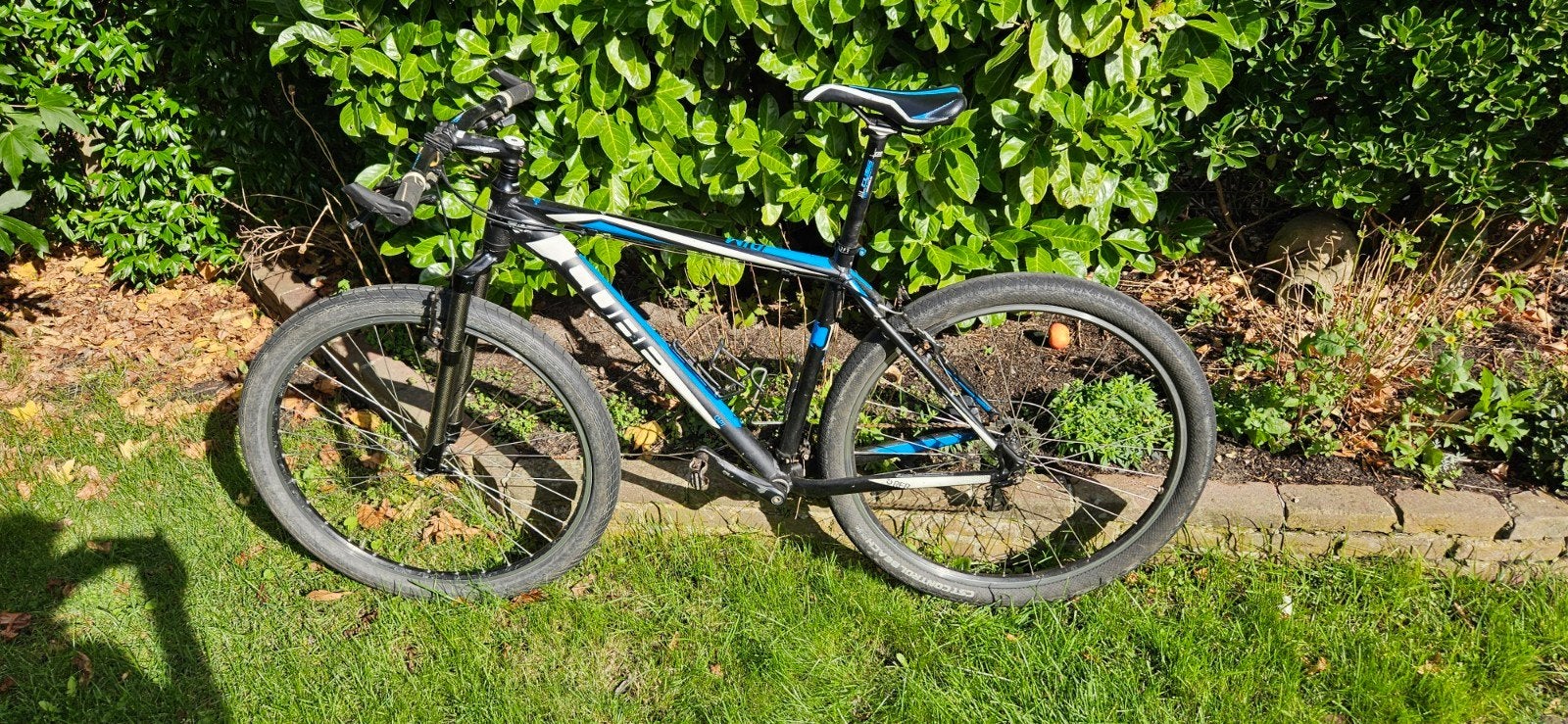 Cube mountainbike, strandfiets, zwart/blauw, 28 inch wielen, Ophalen, Gebruikt, Meer dan 20 versnellingen, Overige merken