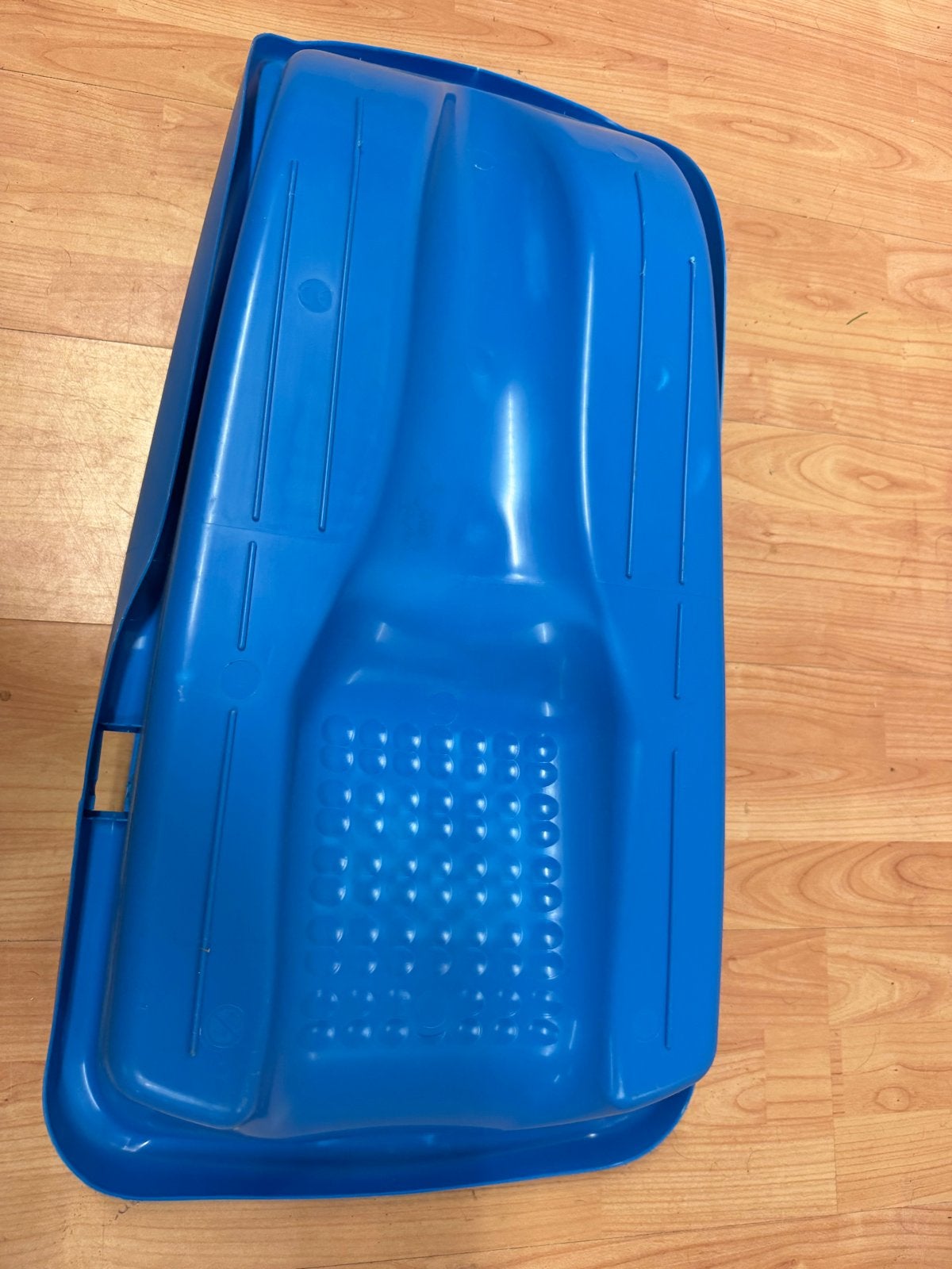 Blauwe kunststof slee voor winterplezier, Ophalen, Gebruikt, Kunststof