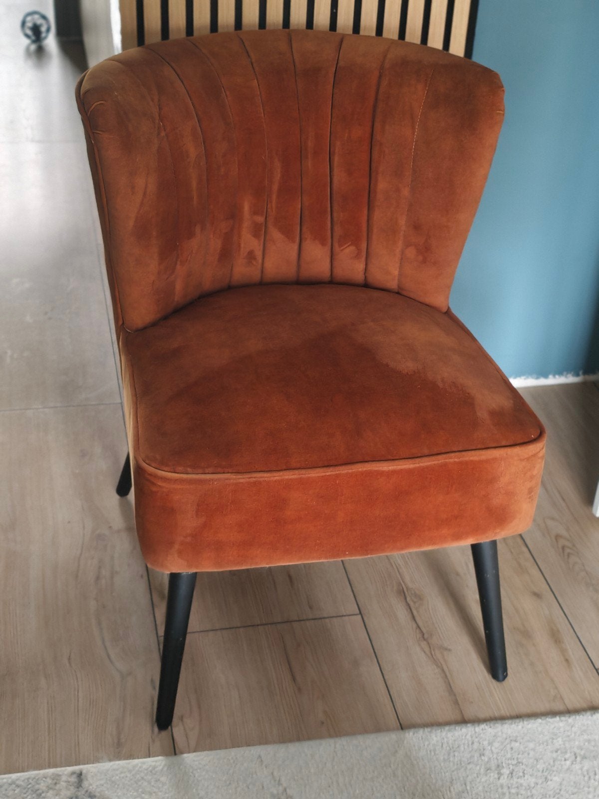 Cognac Velvet Fauteuil - Stijlvolle Bijzetstoel, Huis en Inrichting, Fauteuils, Ophalen, Minder dan 75 cm, Stof, 50 tot 75 cm