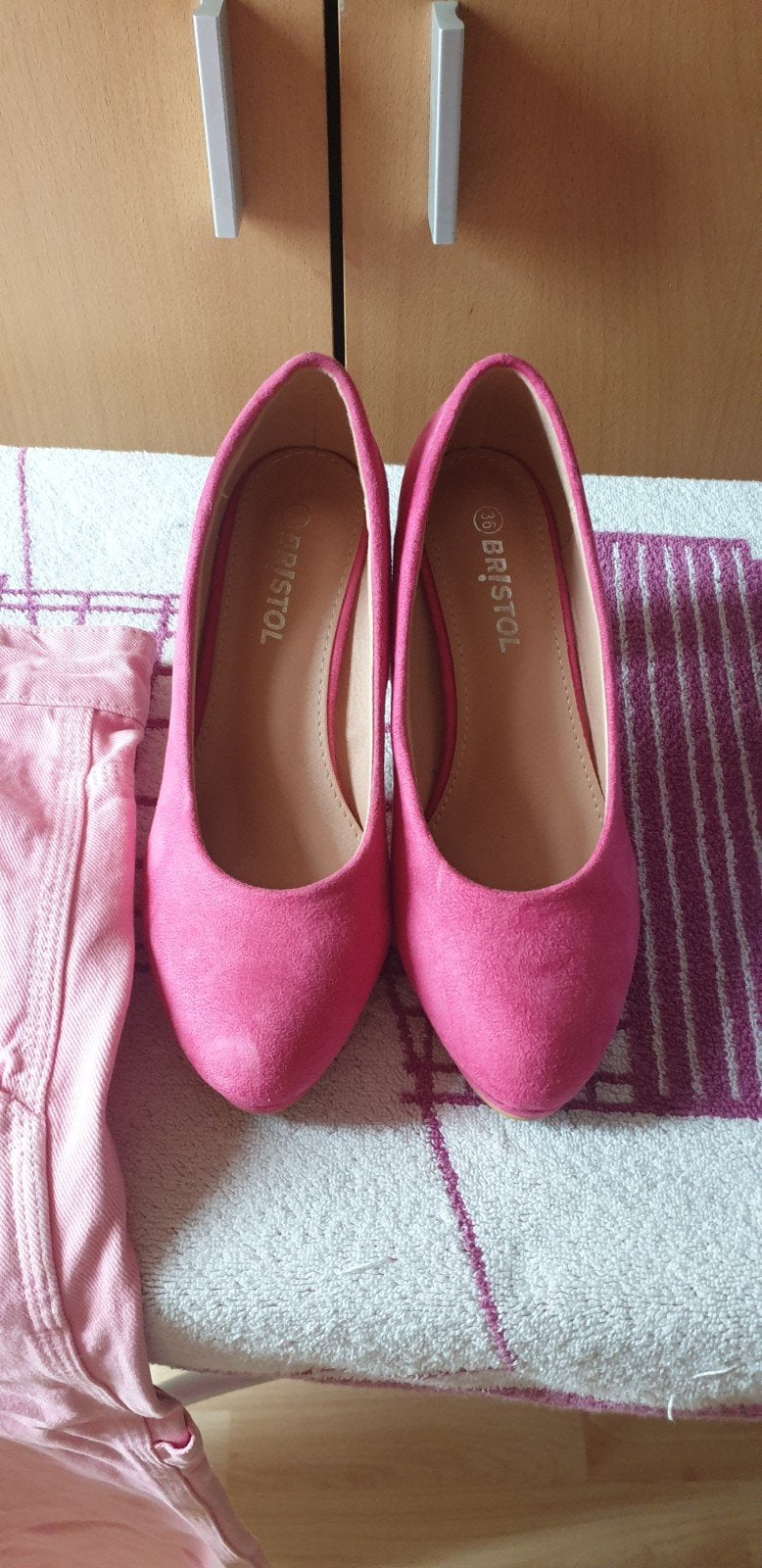 Roze suède pumps van Bristol, maaat 36, Pumps, Nieuw, Ophalen of Verzenden, Roze
