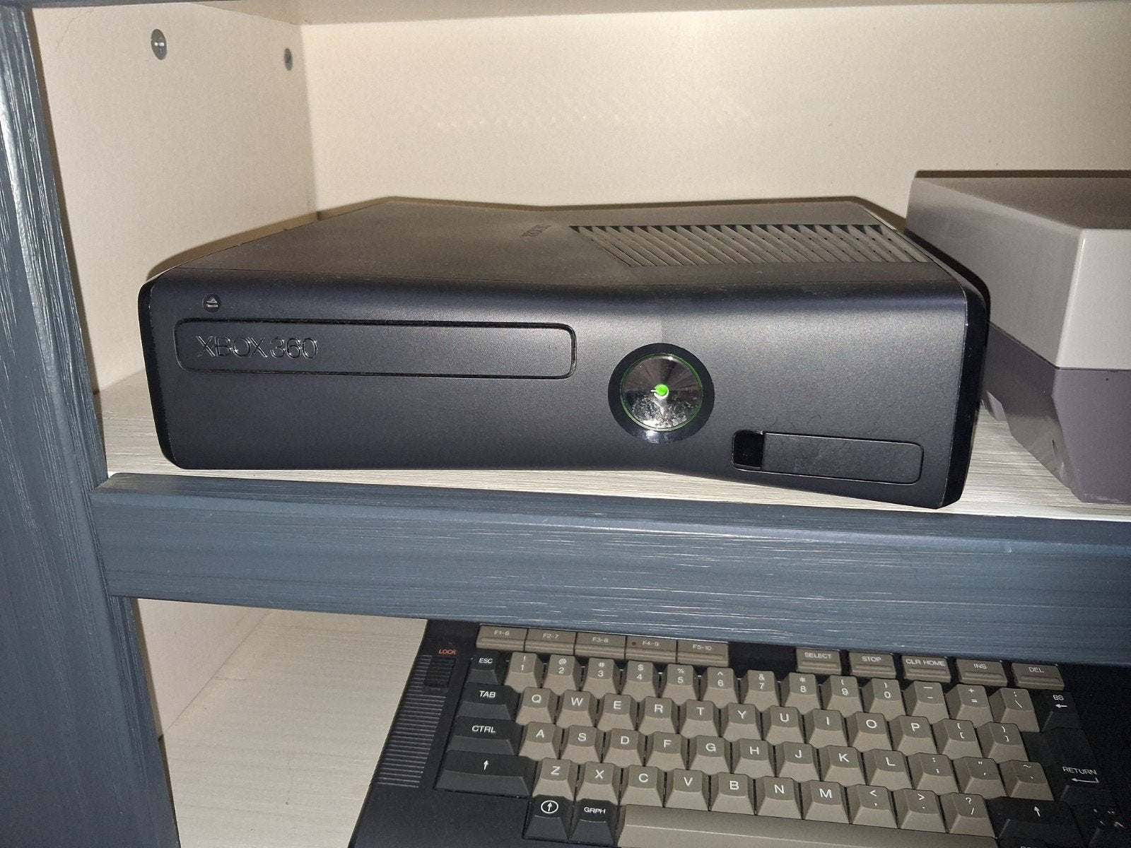 Xbox 360 S 250GB met 2 controllers en 25 games, Spelcomputers en Games, Spelcomputers | Xbox 360, Ophalen, Met 2 controllers, 250 GB