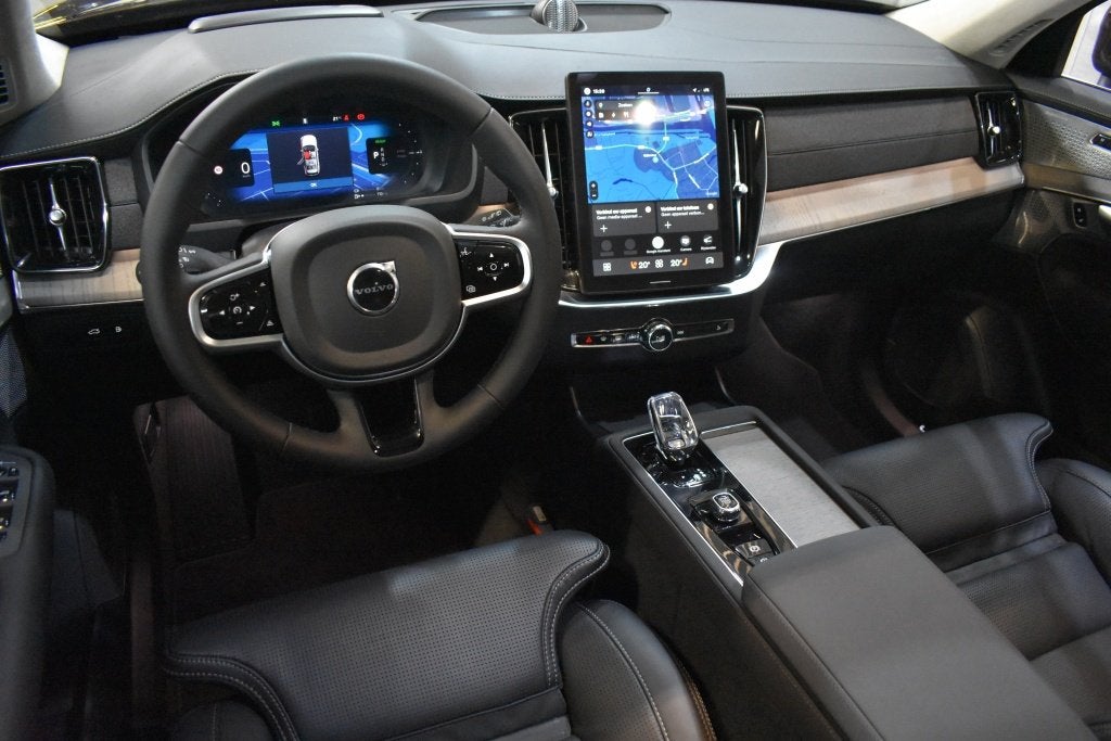 Volvo XC90 T8 455PK AWD Ultra Bright | Trekhaak | Massagefun, Auto's, Gebruikt, 4 cilinders, Adaptive Cruise Control, Hybride Elektrisch/Benzine