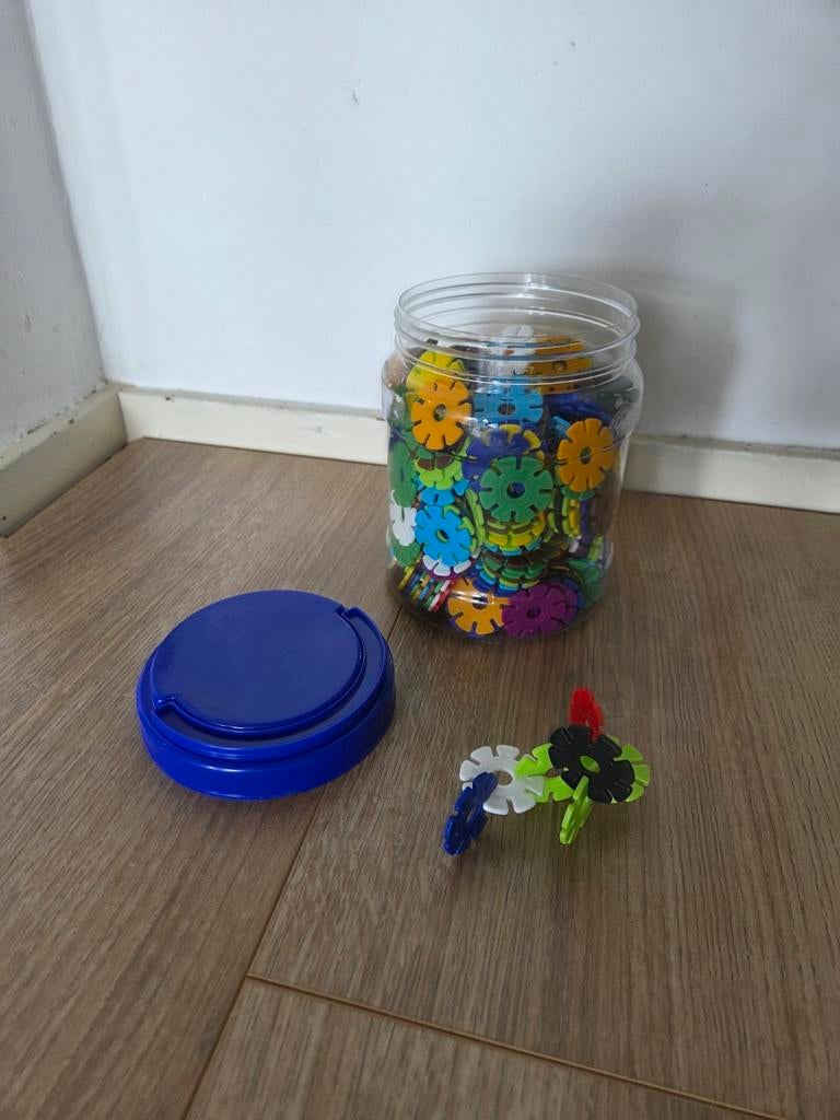 Grote pot met kleurrijke bouwschijfjes, Ophalen, Gebruikt, Overige merken