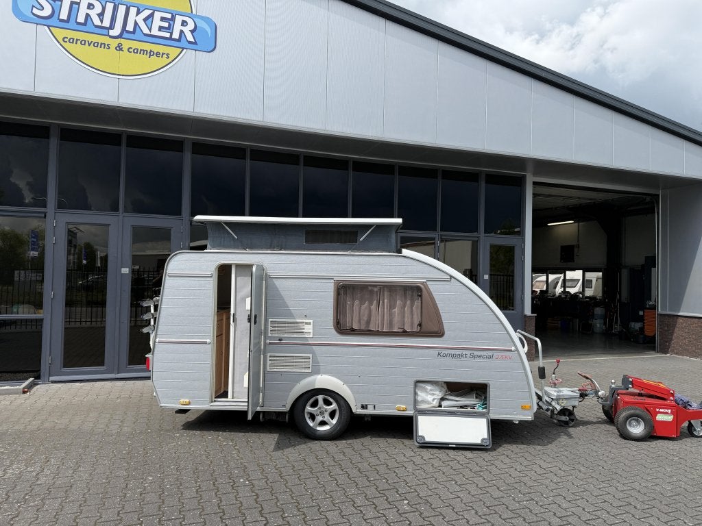 Kip Kompakt Special 37 EKV Langslaper + WC 680KG leeg Netjes, Kip, Tot en met 2, Bedrijf, Treinzit