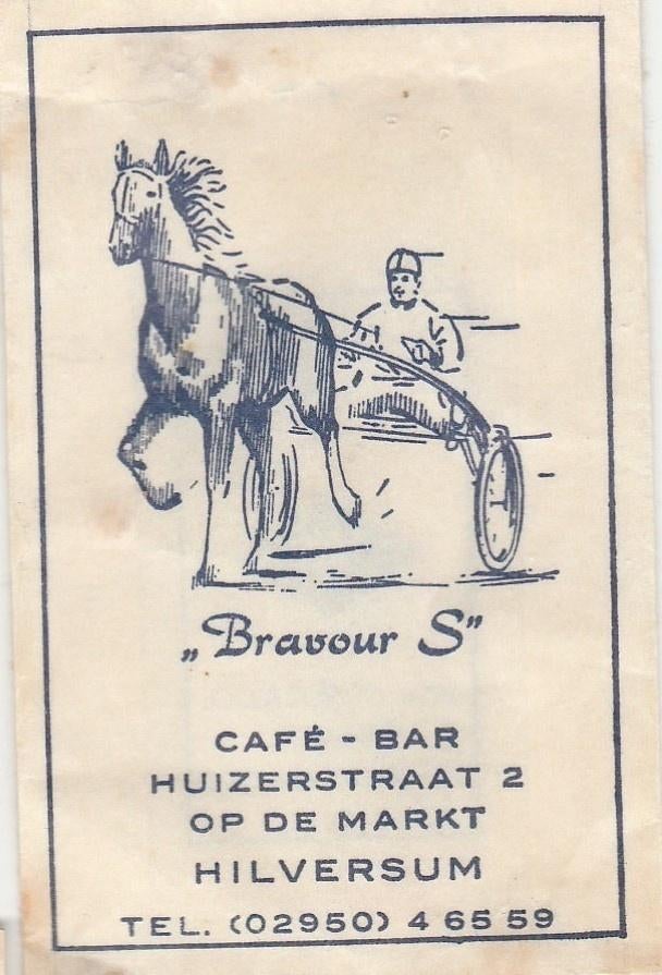 Bravour S Huizerstraat op de Markt Hilversum - sulky paard, Ophalen of Verzenden