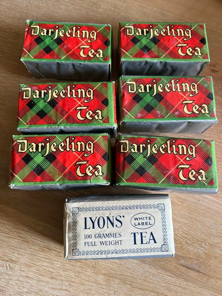 7 pakjes vintage thee Lyon’s & Darjeeling, Ophalen, Huis en Inrichting