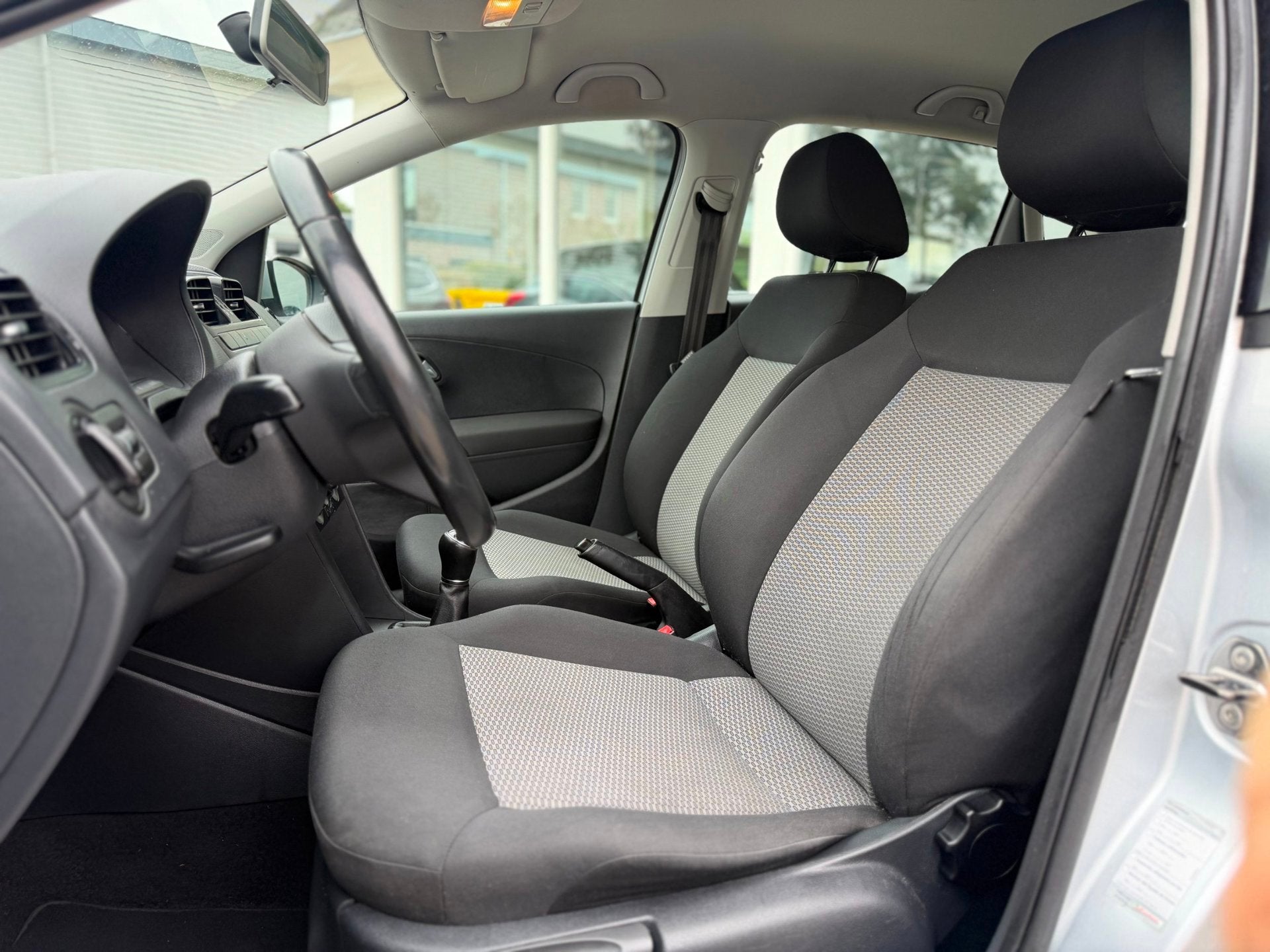Volkswagen POLO 1.2 Easyline/ Airco/ nieuw remblokken/ nieuw, Auto's, Voorwielaandrijving, Gebruikt, 60 pk, 1198 cc