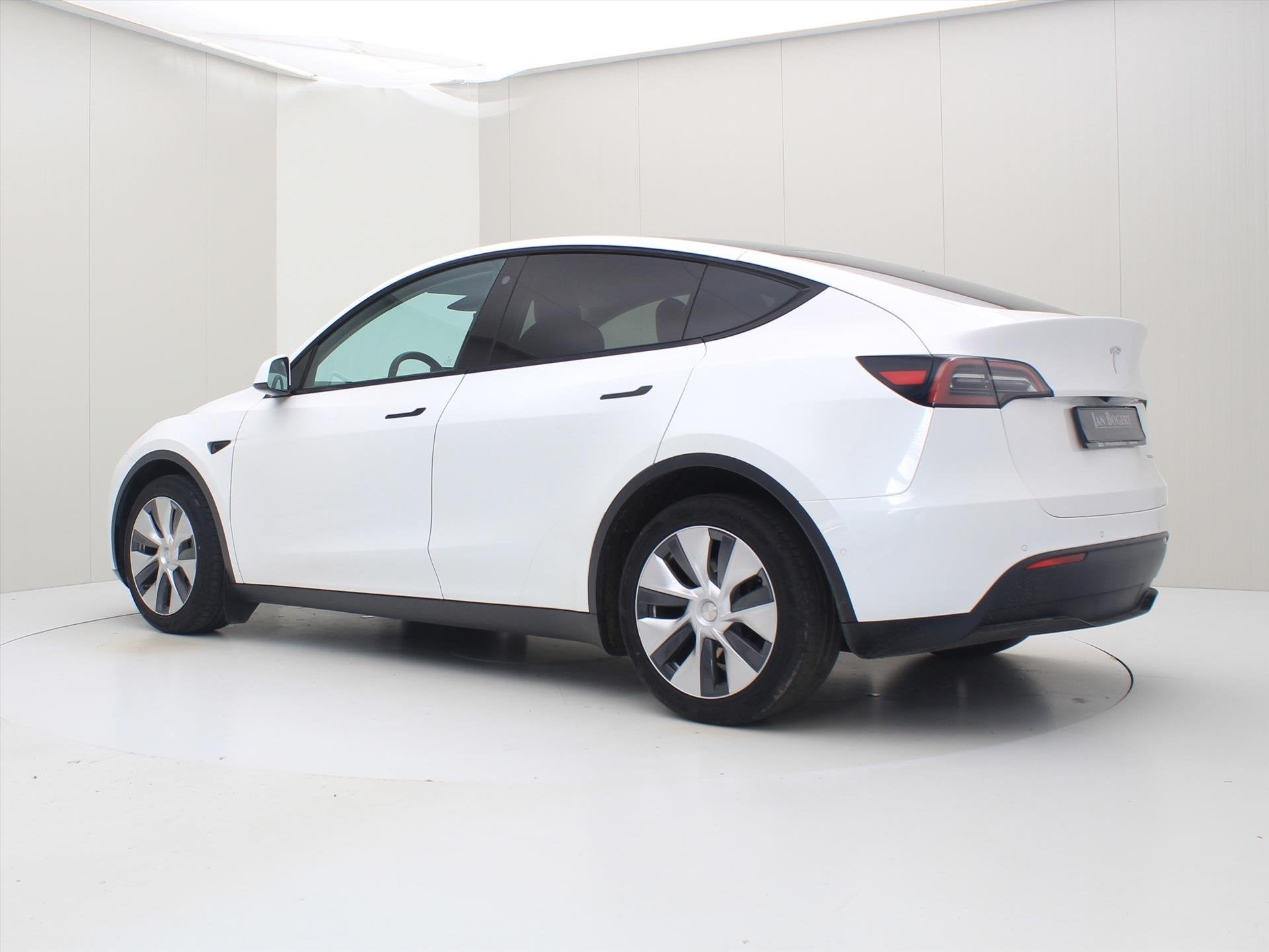 Foto 3 van Tesla Model Y Long Range AWD 75kWh 351pk [ AMD RYZEN+AUTOPIL