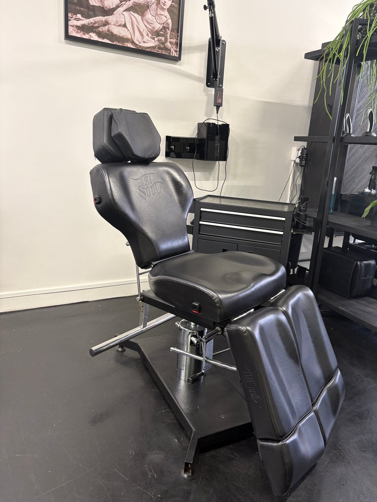 Nieuwe TATSOUL tattoo stoel / behandelstoel, Huis en Inrichting, Stoelen, Ophalen, Zwart, Nieuw, Leer