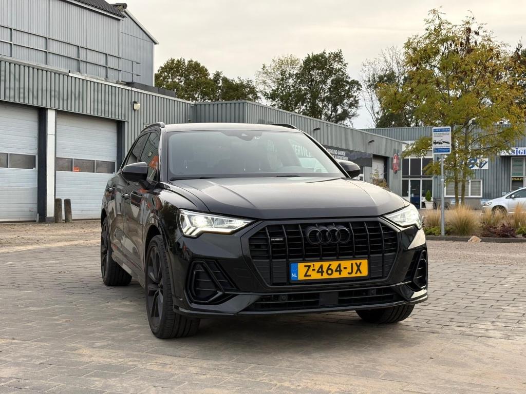 Nette Audi Q3 SLine, Auto's, Automaat, Zwart, Zwart, Leder