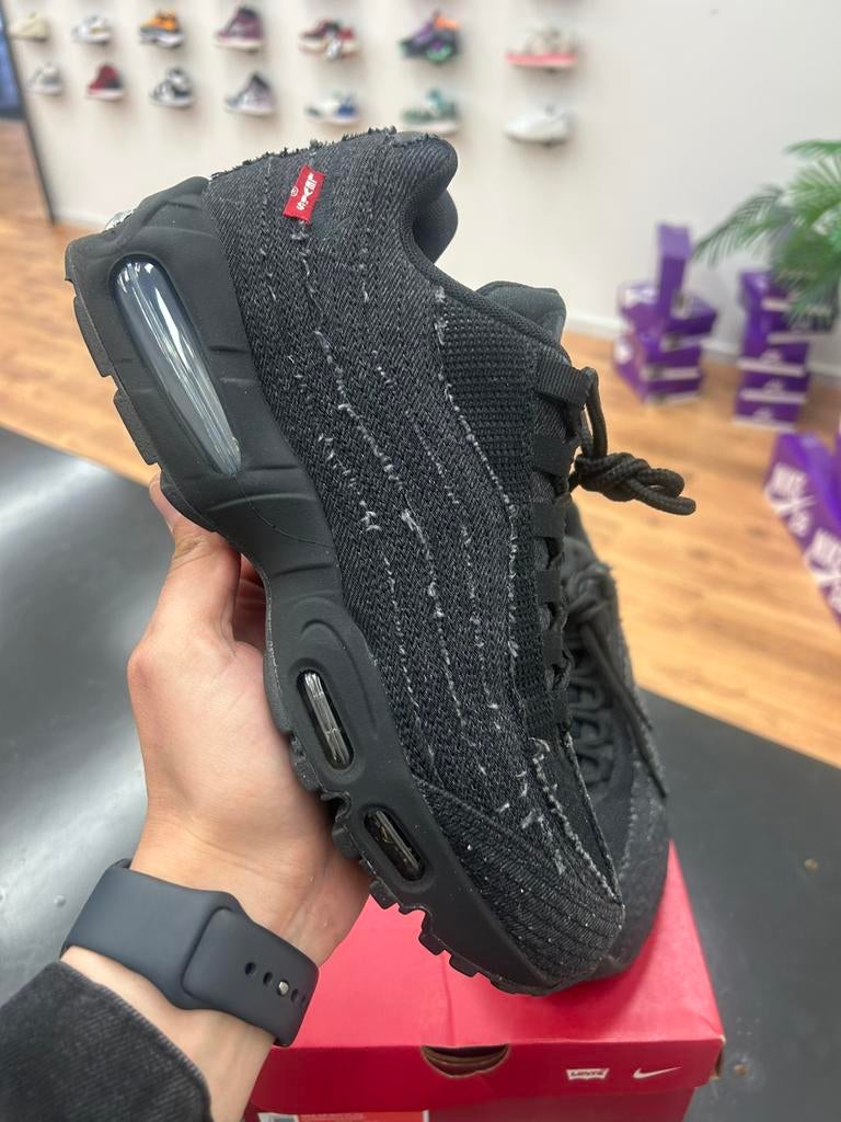 Nike Air Max 95 OG x Levi’s Black Denim Maat 42.5, Zwart, Nieuw, Ophalen of Verzenden, A