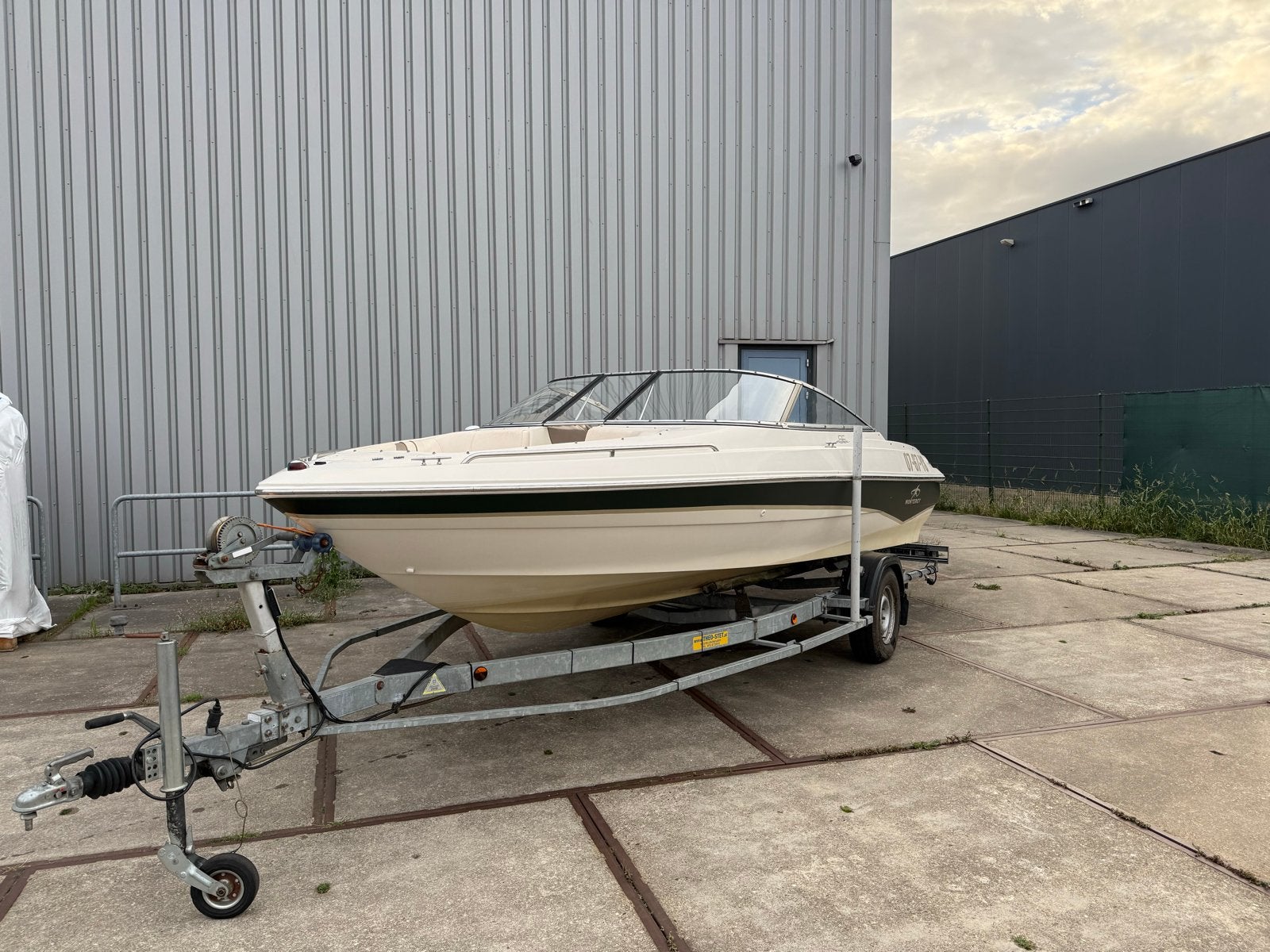 Foto 6 van Monterey 186 Montura met trailer - Volvo Penta 4.3 V6