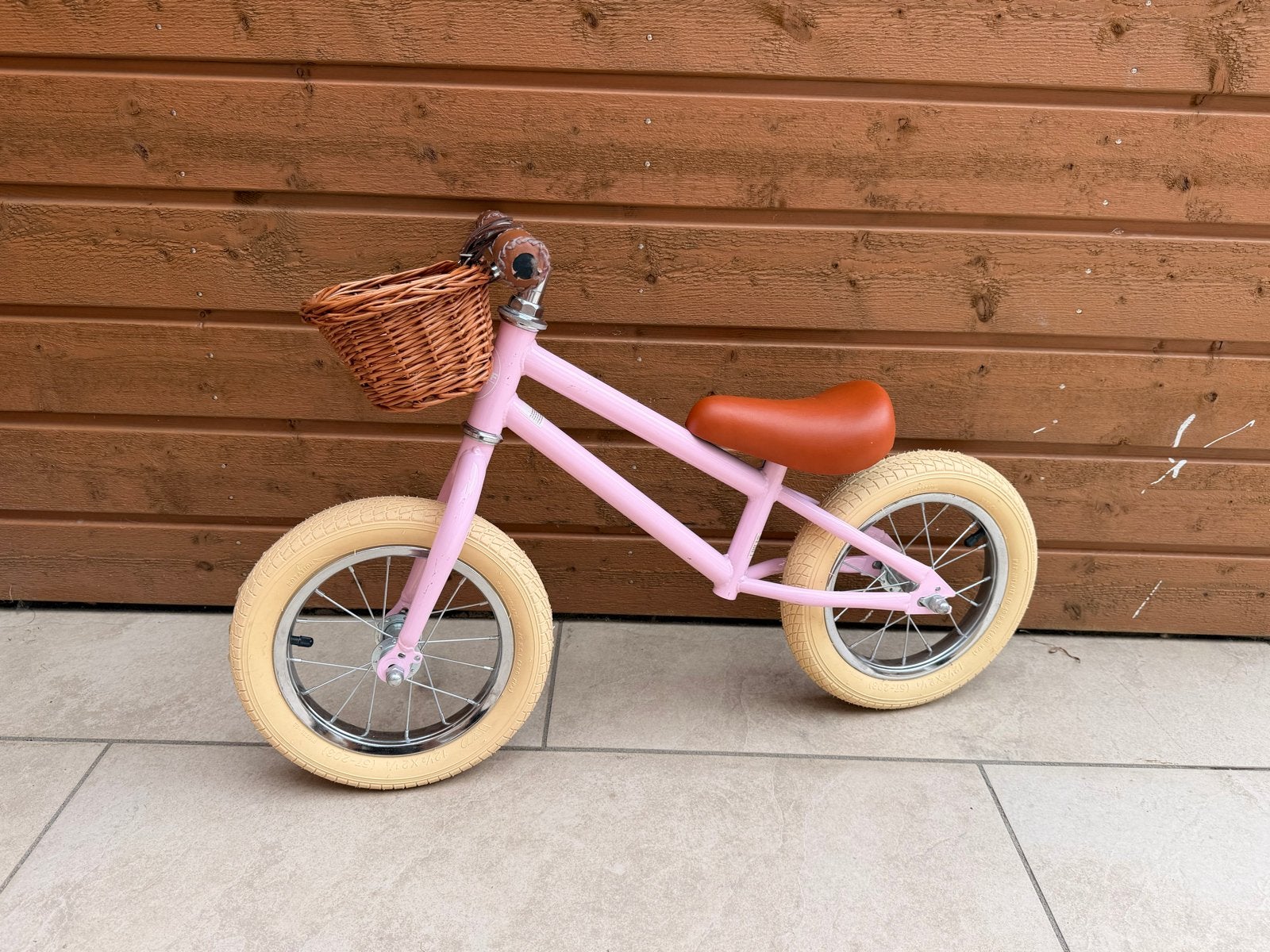 Soef Amsterdam loopfiets roze met mandje, Ophalen, Zo goed als nieuw, Minder dan 16 inch
