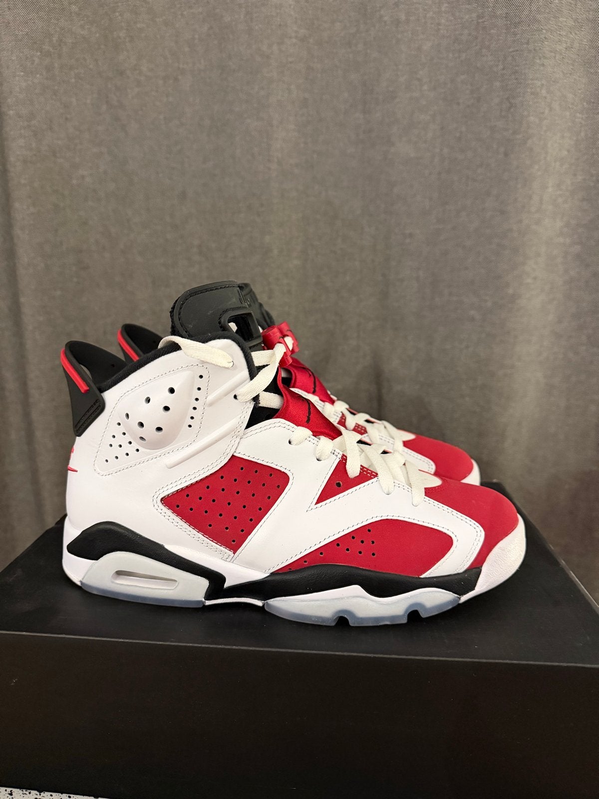 Nike Air Jordan 6 Retro Carmine. Maat 41, Ophalen of Verzenden, Zo goed als nieuw, Wit, Sneakers of Gympen