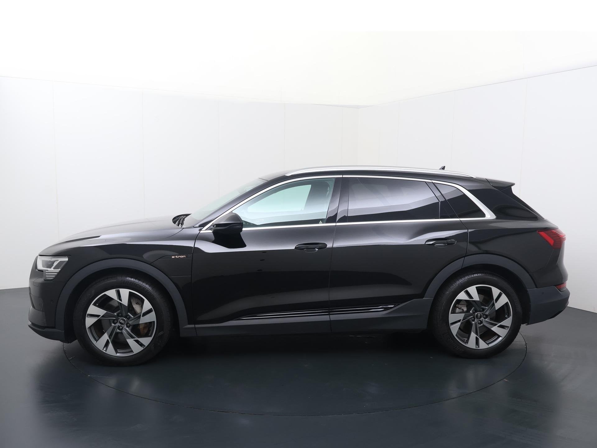 Audi e-tron 55 quattro edition 95 kWh | 408 PK | SoH 100% |, Auto's, Stof, Zwart, 95 kWh, Zwart