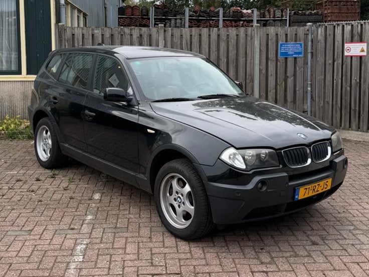 BMW E83 X3 2.0i 2005 Zwart - Carplay -bijna nog een jaar APK, 1995 cc, 4 cilinders, Zwart, Bruin
