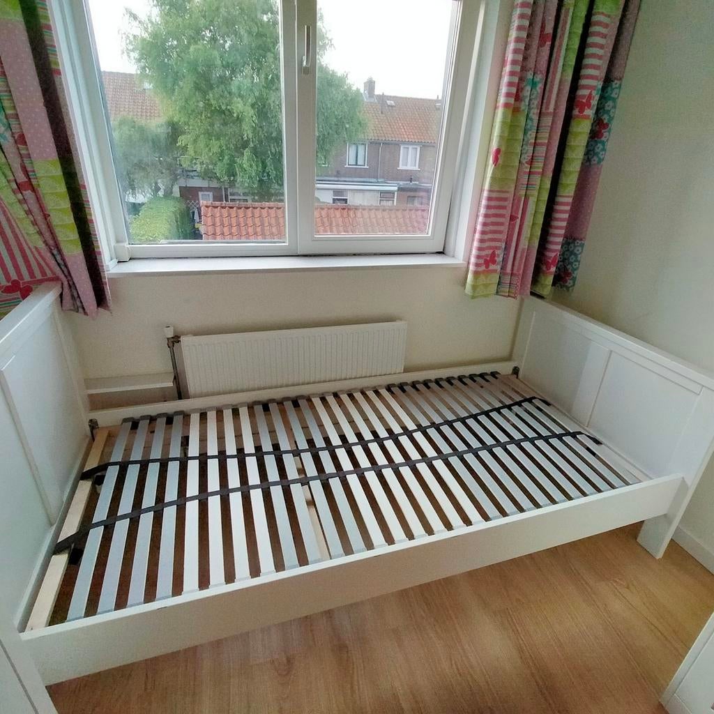 Eenpersoonsbed, wit hout, 90x200 cm, Ophalen, Gebruikt, 90 cm, Eenpersoons