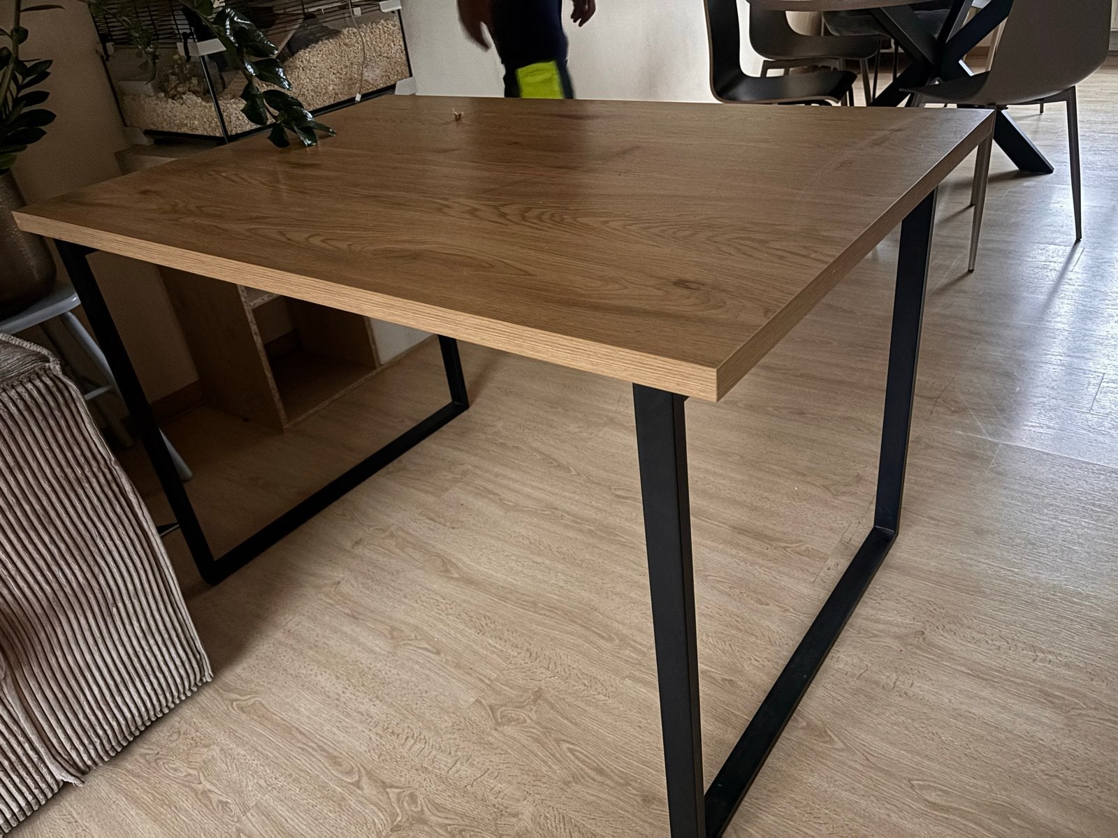 Eikenhouten eettafel met metalen onderstel, Ophalen, 100 tot 150 cm, Eikenhout, 50 tot 100 cm