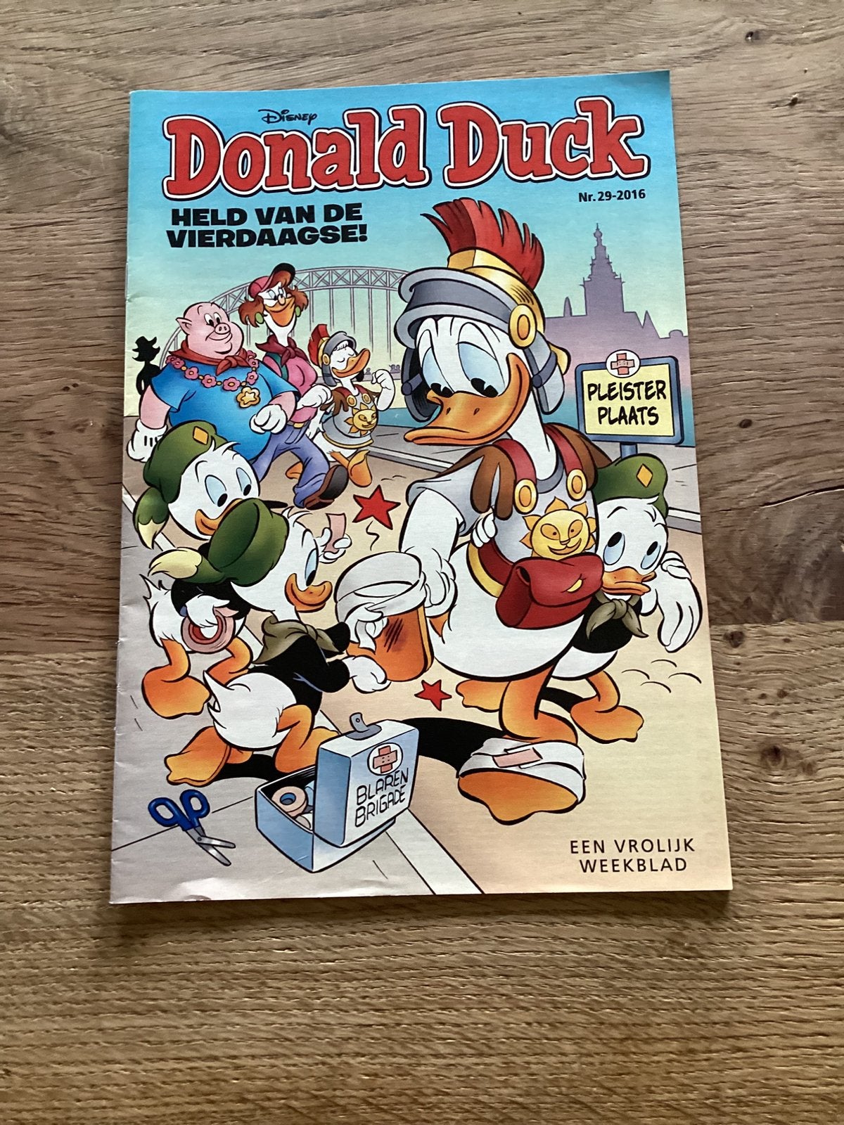 Vierdaagse Donald Duck, Boeken, Eén stripboek, Verzenden, Zo goed als nieuw