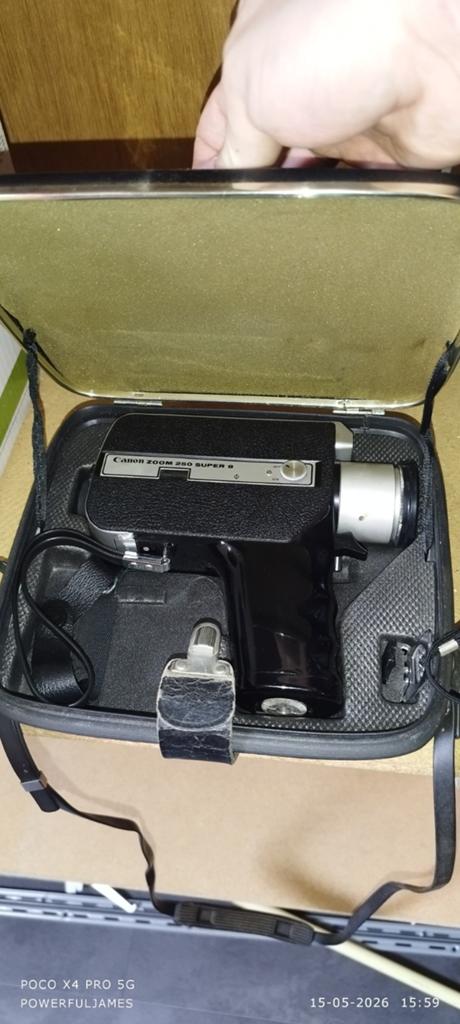 Canon Zoom 250 Super 8 filmcamera compleet in koffer, Audio, Tv en Foto, Videocamera's Analoog, Ophalen of Verzenden, 8mm