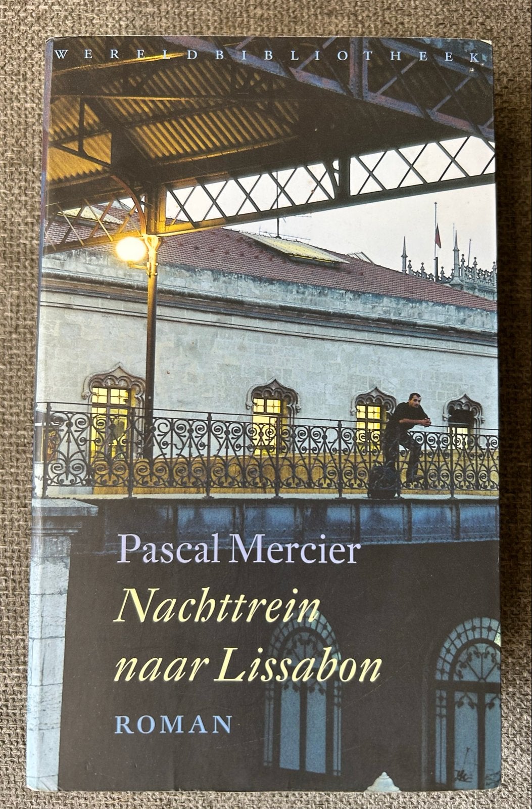 Nachttrein naar Lissabon - Pascal Mercier (Wereld Bibliothee, Boeken, Ophalen of Verzenden, Gelezen, Europa overig