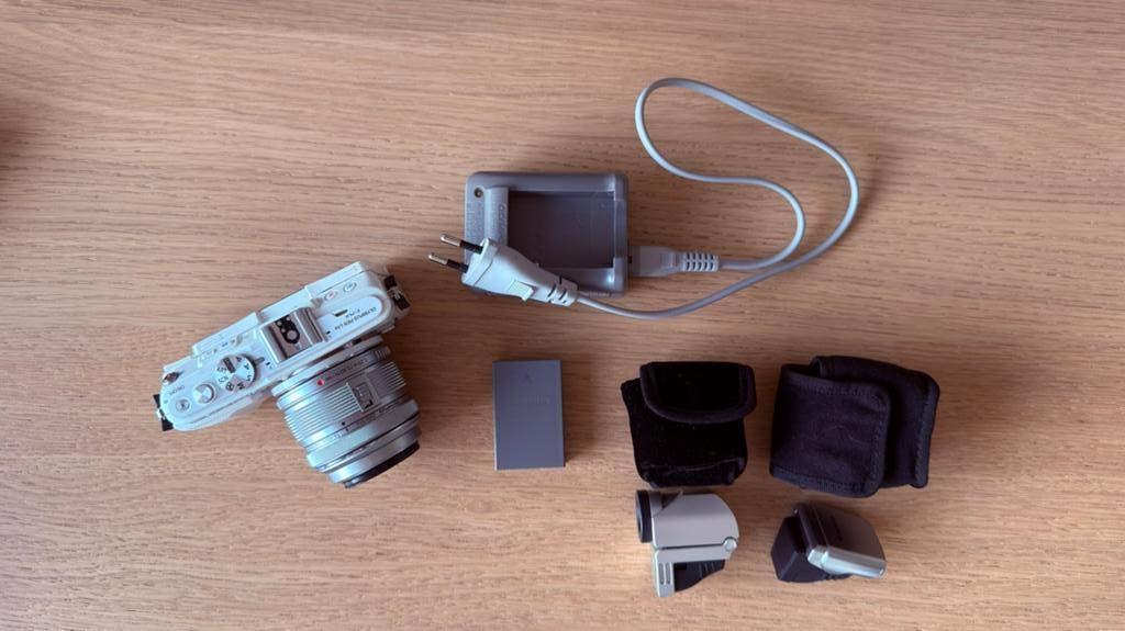 Olympus PEN Lite E-PL6 met flitser, Viewfinder en 14-42 lens, Gebruikt, Compact, Ophalen of Verzenden, Olympus