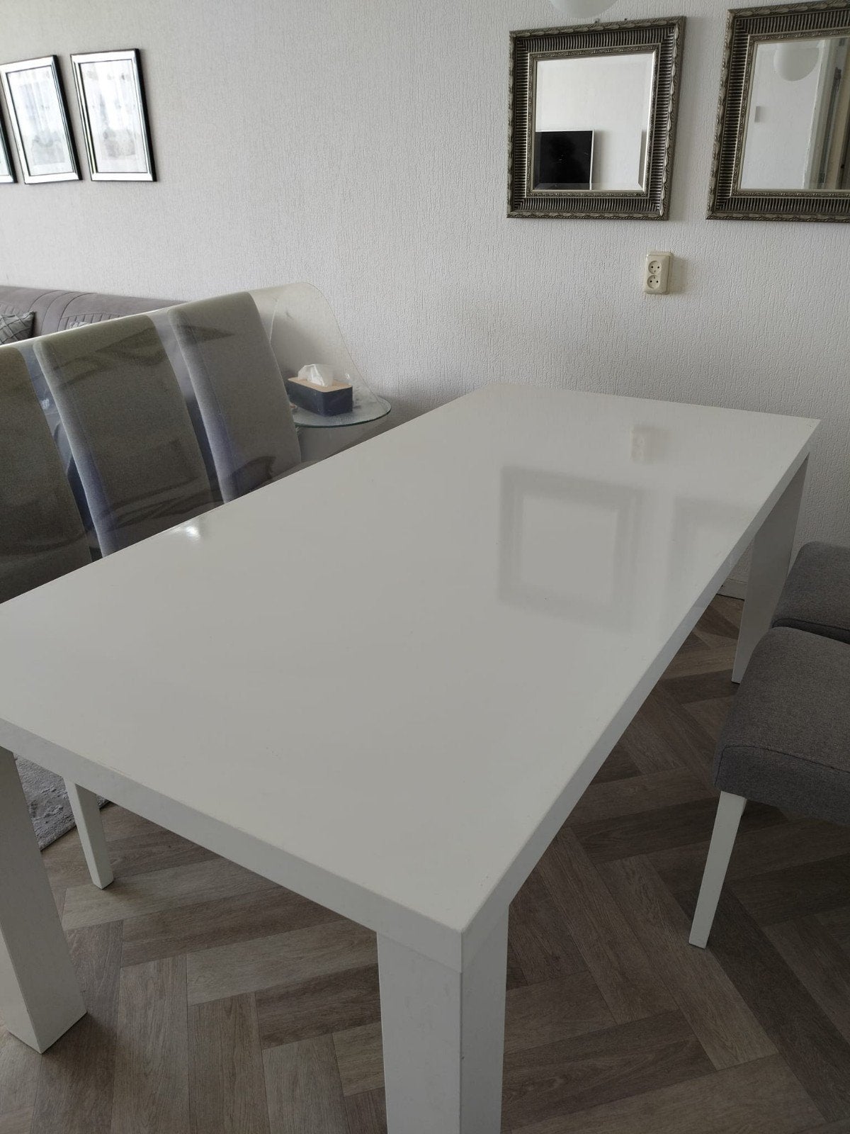 Witte eettafel met lichte gebruikssporen, Huis en Inrichting, Ophalen, Overige materialen, Gebruikt, 50 tot 100 cm