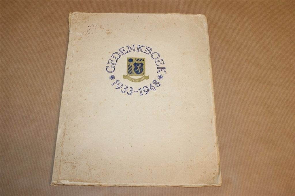 Gedenkboek L.A.C. Frisia 1933-1948, Boeken, Ophalen of Verzenden, Zo goed als nieuw