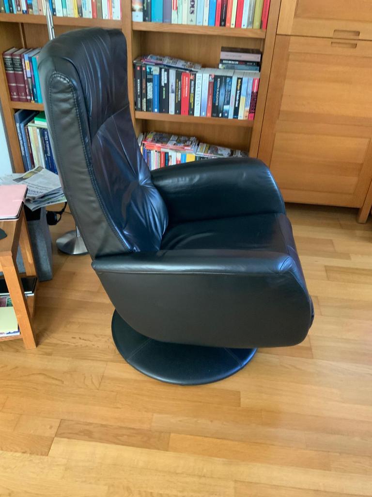 zwart leren fauteuil, Huis en Inrichting, Fauteuils, Ophalen, Zo goed als nieuw, 50 tot 75 cm, Leer