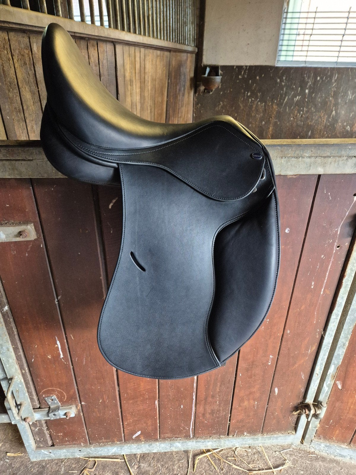 Euroriding Remus, Dieren en Toebehoren, Ophalen, L (17.5 inch), Dressuur, Nieuw