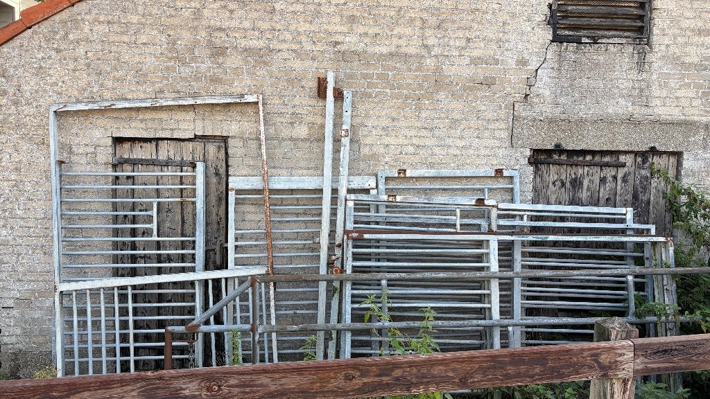 Partij ijzer / gegalvaniseerd hekken voor paardenbak, Dieren en Toebehoren, Stalling, 1 paard of pony