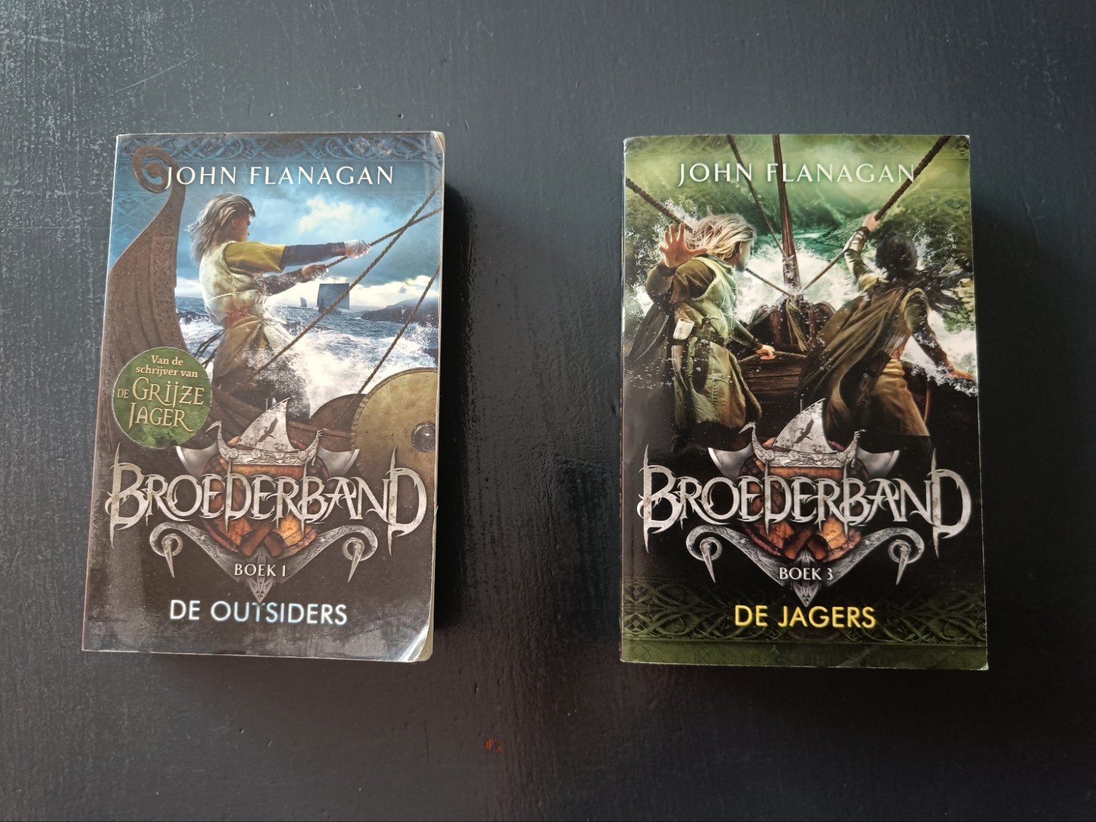 Broederband Boek 1 & 3 - John Flanagan, Ophalen of Verzenden, Gelezen, John Flanagan, Fictie