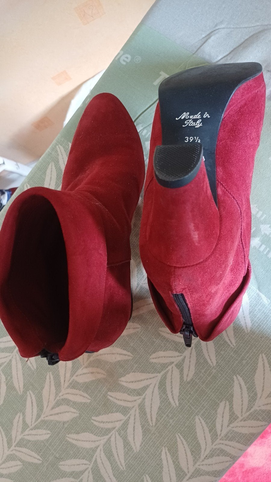 Leuke rode suède laarsjes, maat 39,5, Kleding | Dames, Ophalen of Verzenden