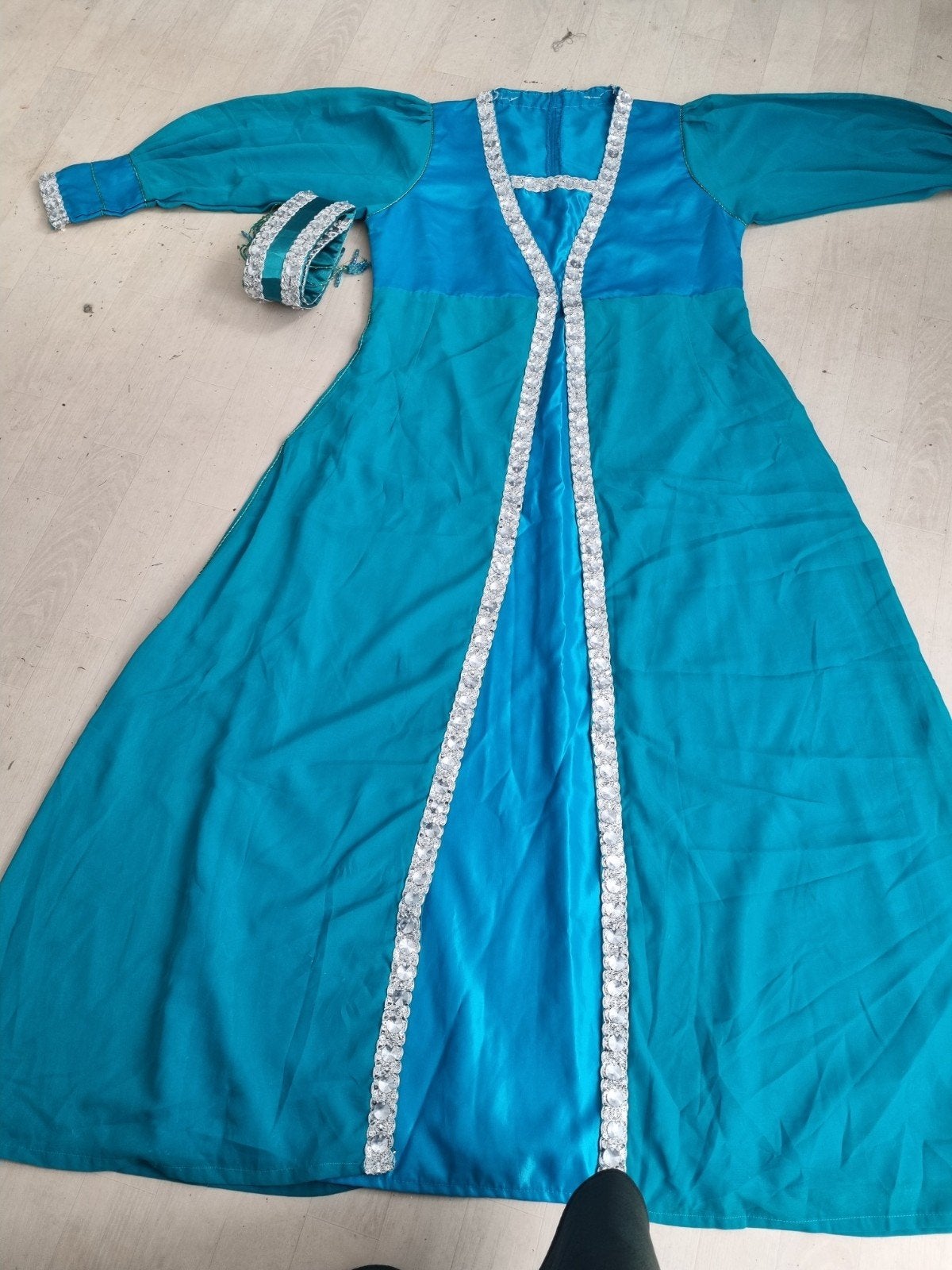 Turquoise Historisch Kostuum met Zilveren Details, Maat 38/40 (M), Ophalen of Verzenden, Kleding, Historisch