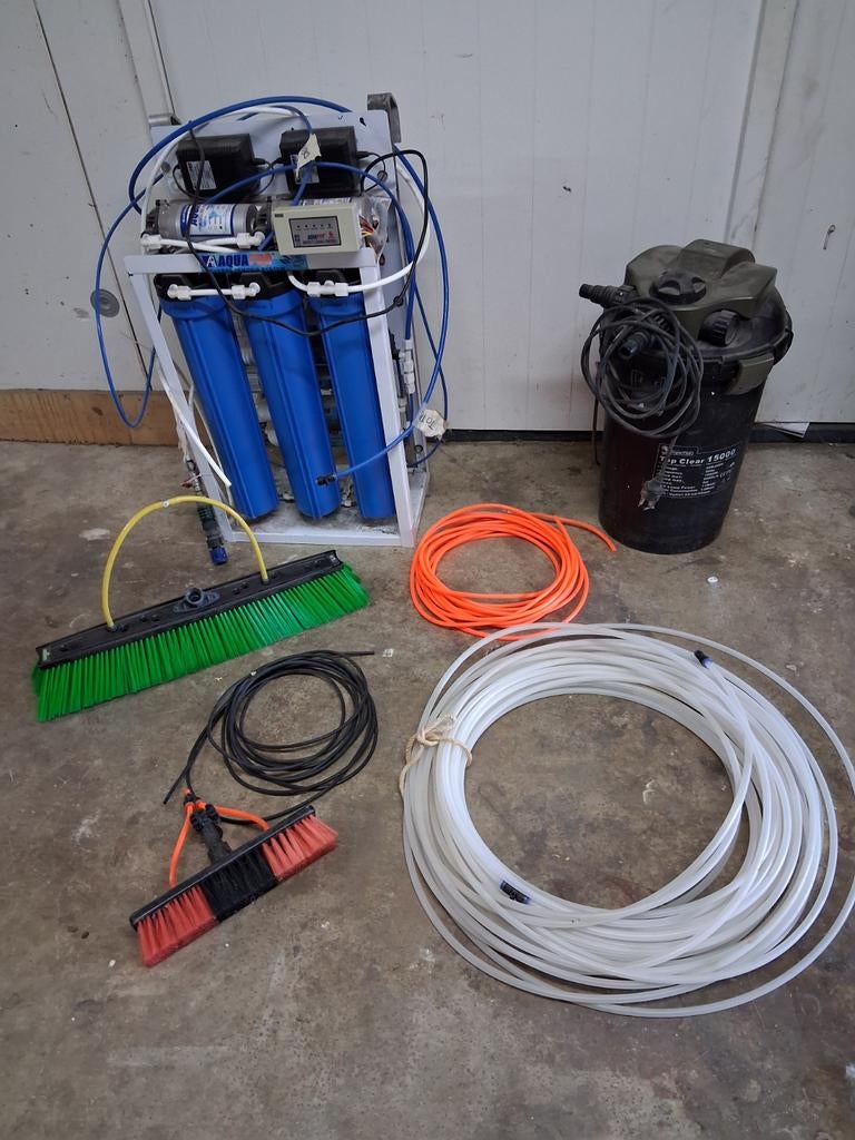: zonnepaneelreiniger, borstel, harnas/valstop, Ophalen