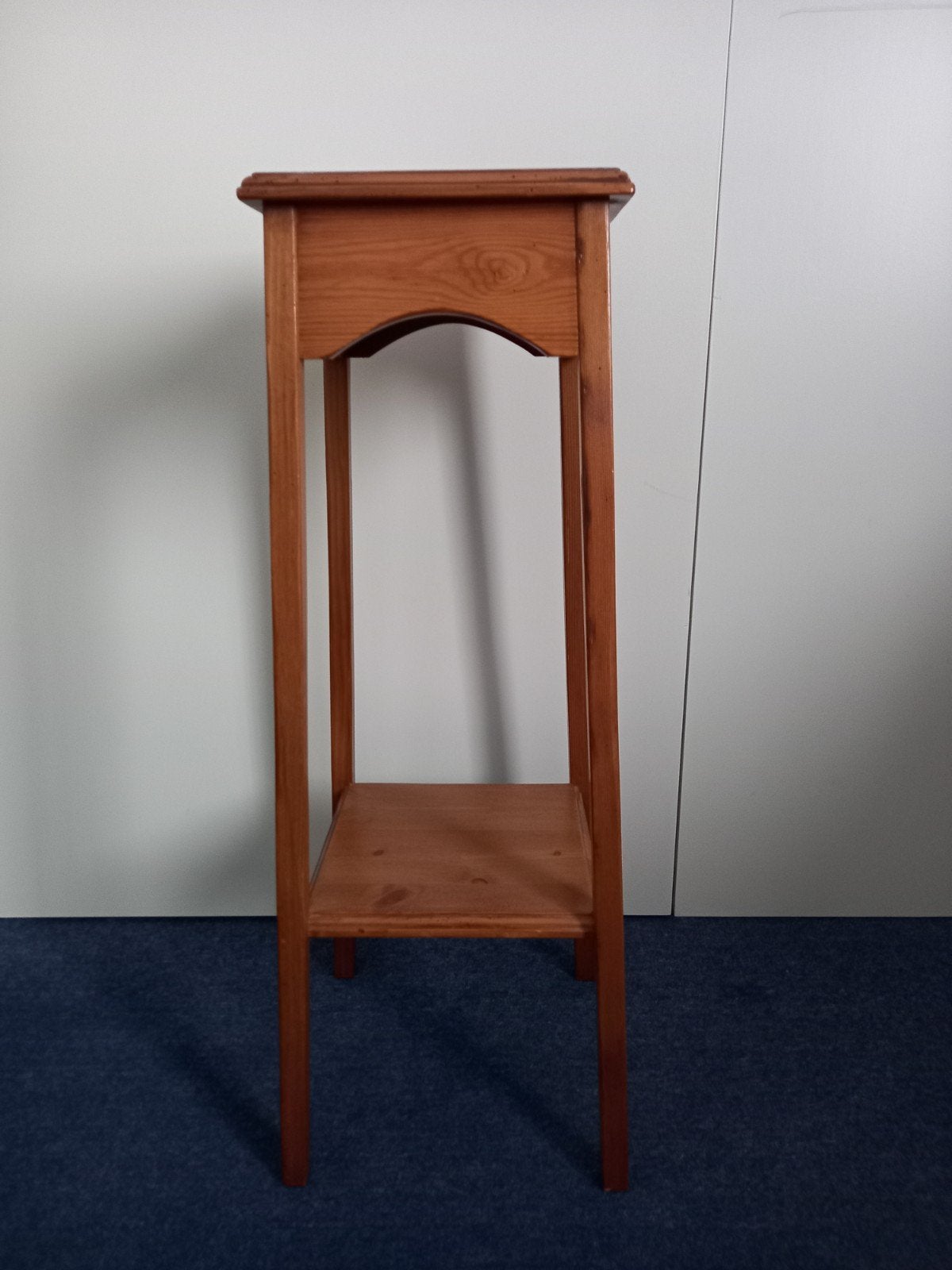 Elegante houten plantentafel met opbergplank, Ophalen of Verzenden