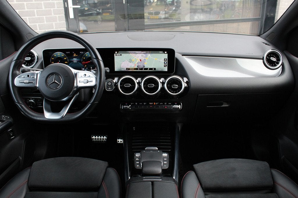 Mercedes-Benz B-Klasse 180 Business Solution AMG / Carplay /, Auto's, Mercedes-Benz, 136 pk, Gebruikt, 4 cilinders, Origineel Nederlands
