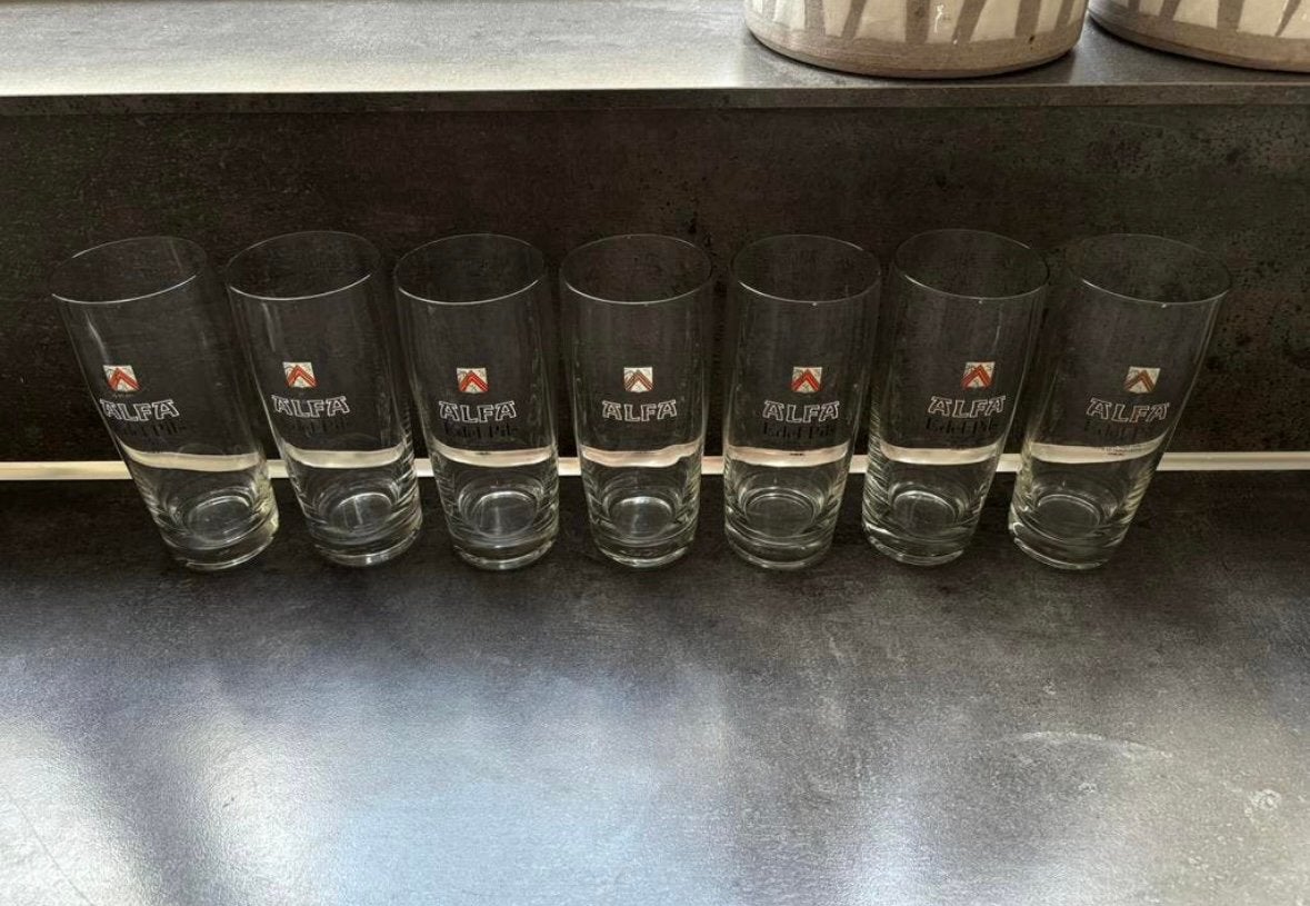 Set van 7 Alfa bierglazen, Verzamelen, Biermerken, Ophalen of Verzenden, Zo goed als nieuw, Glas of Glazen, Overige merken