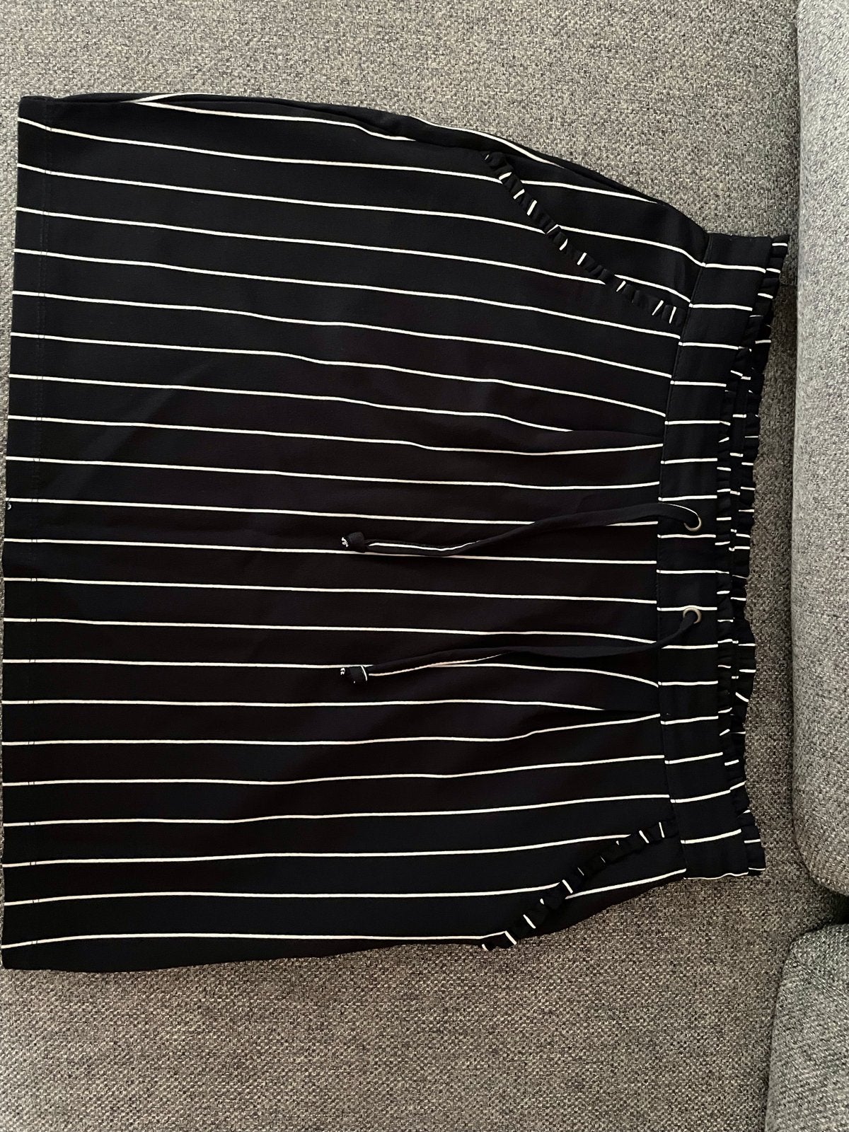 Zwart-wit gestreepte rok met trekkoord Jacqueline de Yong L, Kleding | Dames, Rokken, Maat 38/40 (M), Zwart, Ophalen of Verzenden