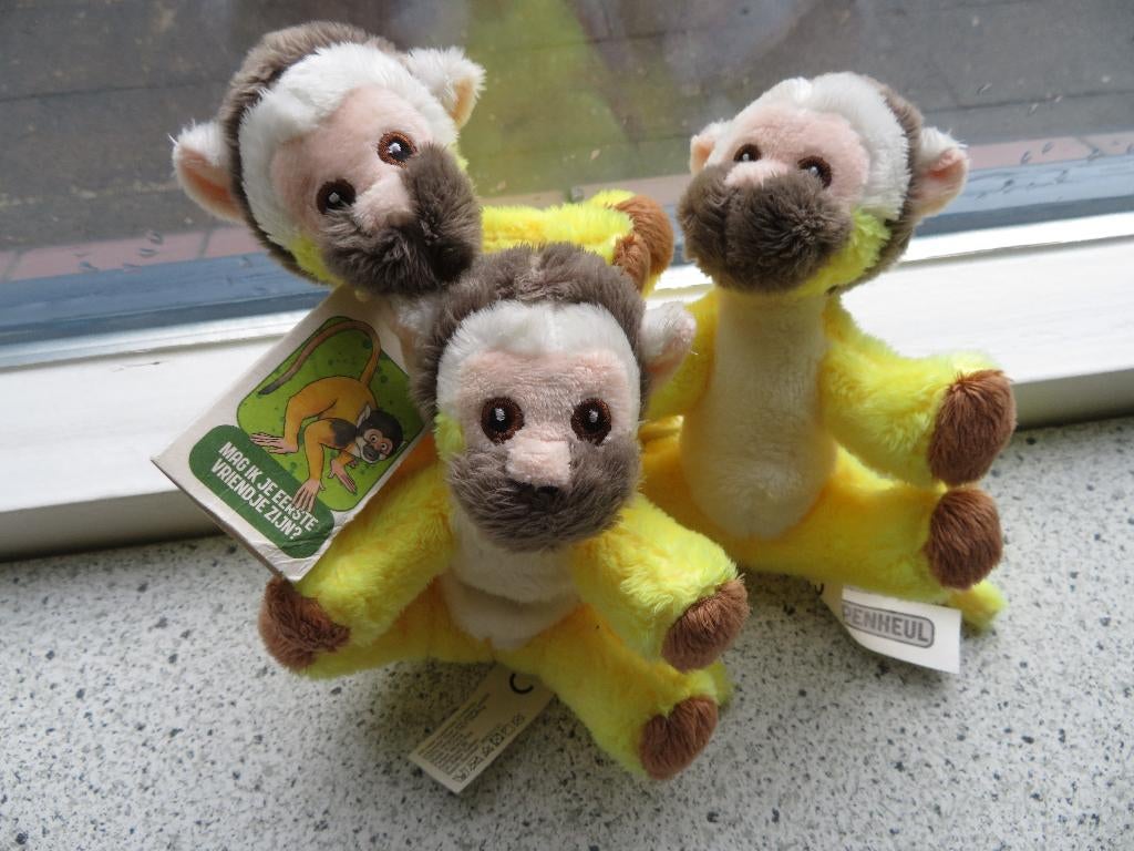 Doodshoofdaapje aapje van Apenheul Petjes World geel grijs, Ophalen of Verzenden, Klein (minder dan 20 cm), Aap, Wasbaar