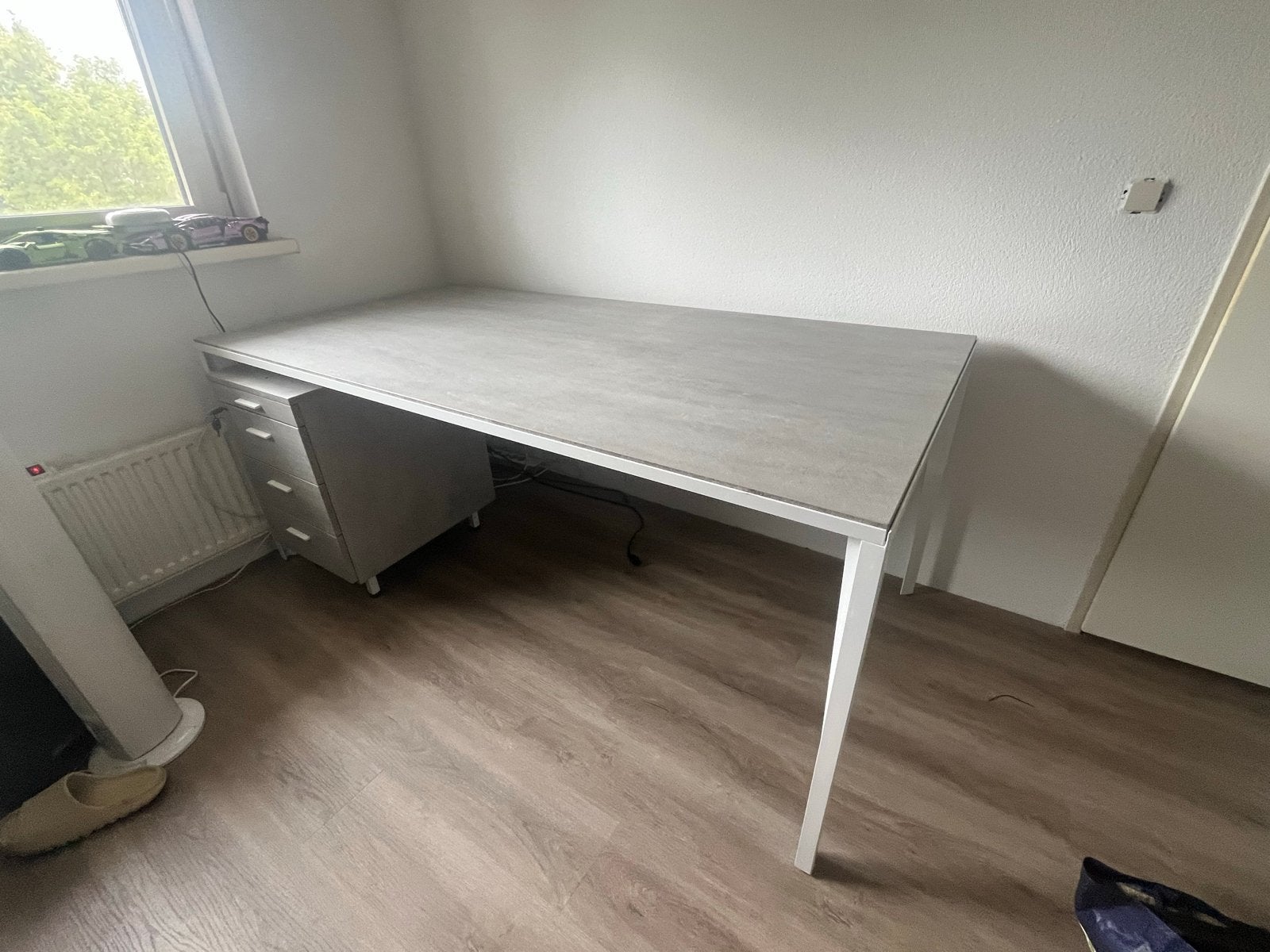Bureau 180x90 cm met ladeblok, Ophalen, Met lades, Nieuw, Grijs
