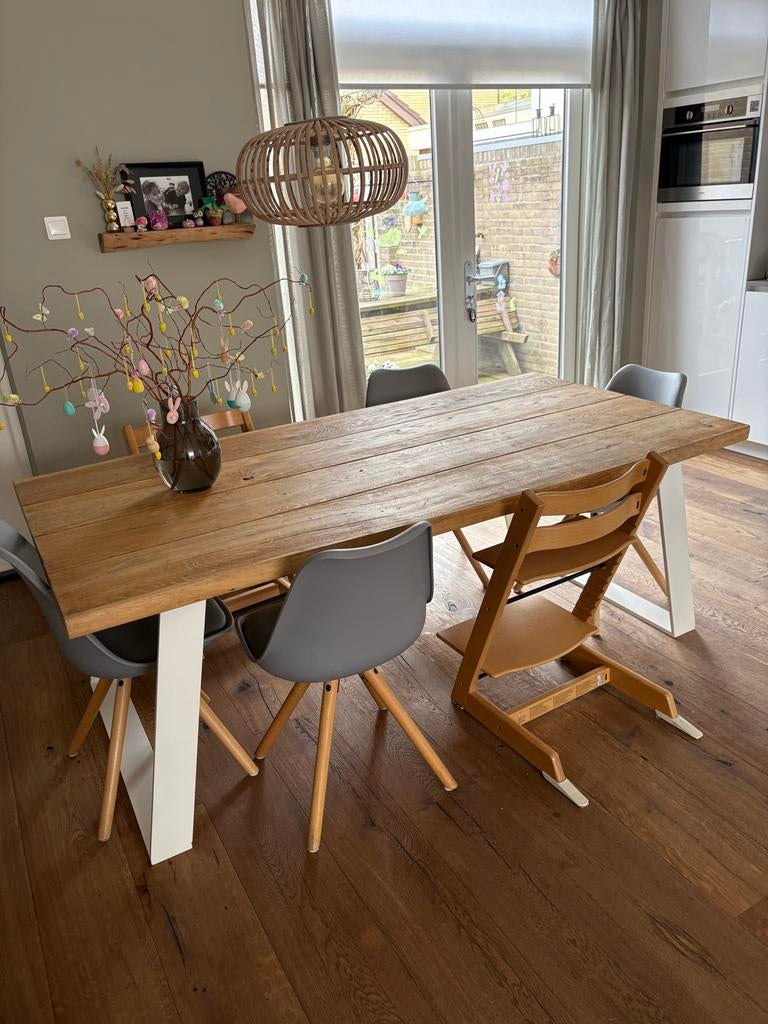 Robuuste boomstamtafel eikenhout 100x200 met wit onderstel, Huis en Inrichting, Tafels | Eettafels, Ophalen, Gebruikt, 100 tot 150 cm