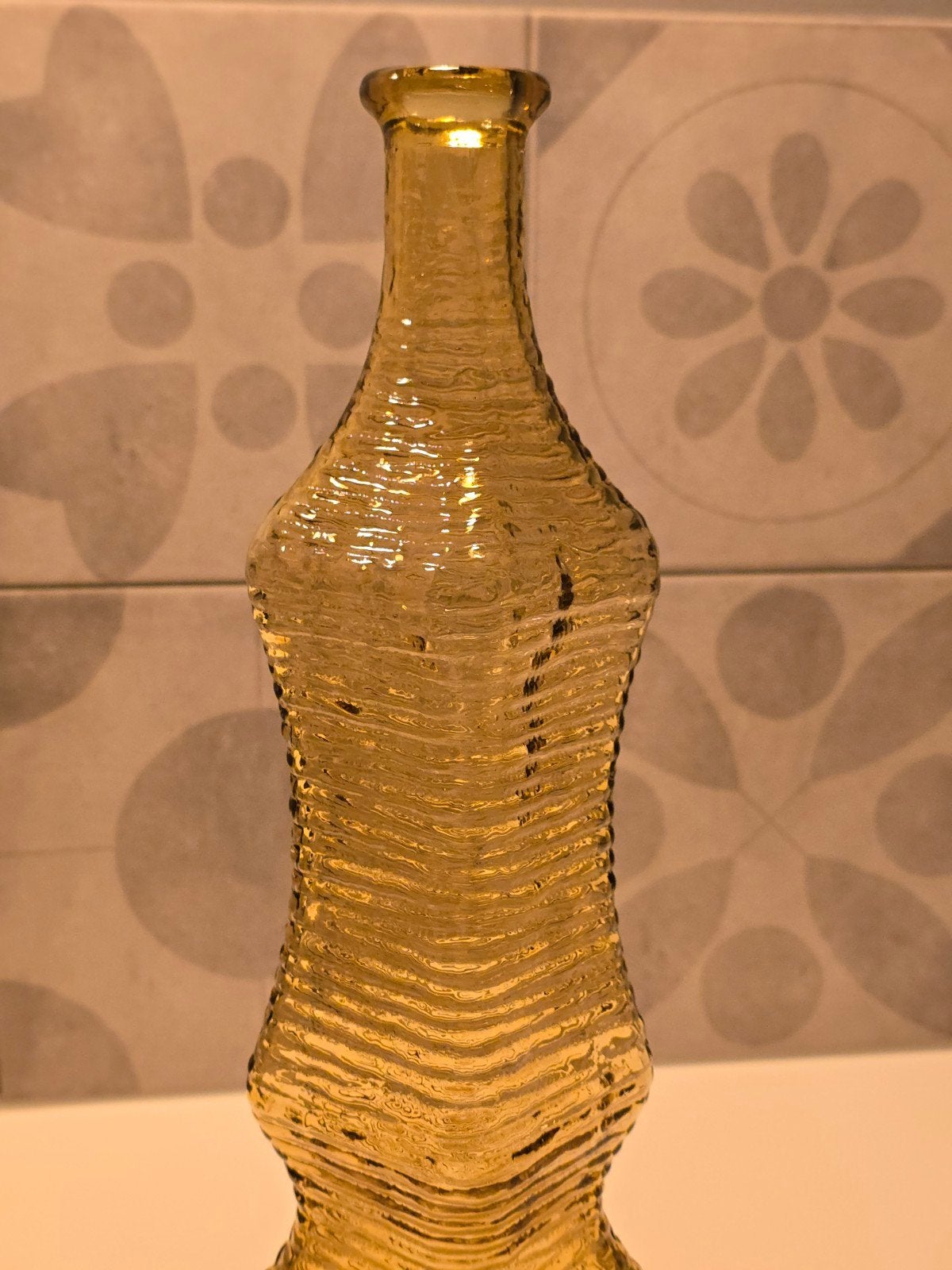 Vintage Mid Century Amber Italian Glass Empoli Genie Bottle, Ophalen of Verzenden