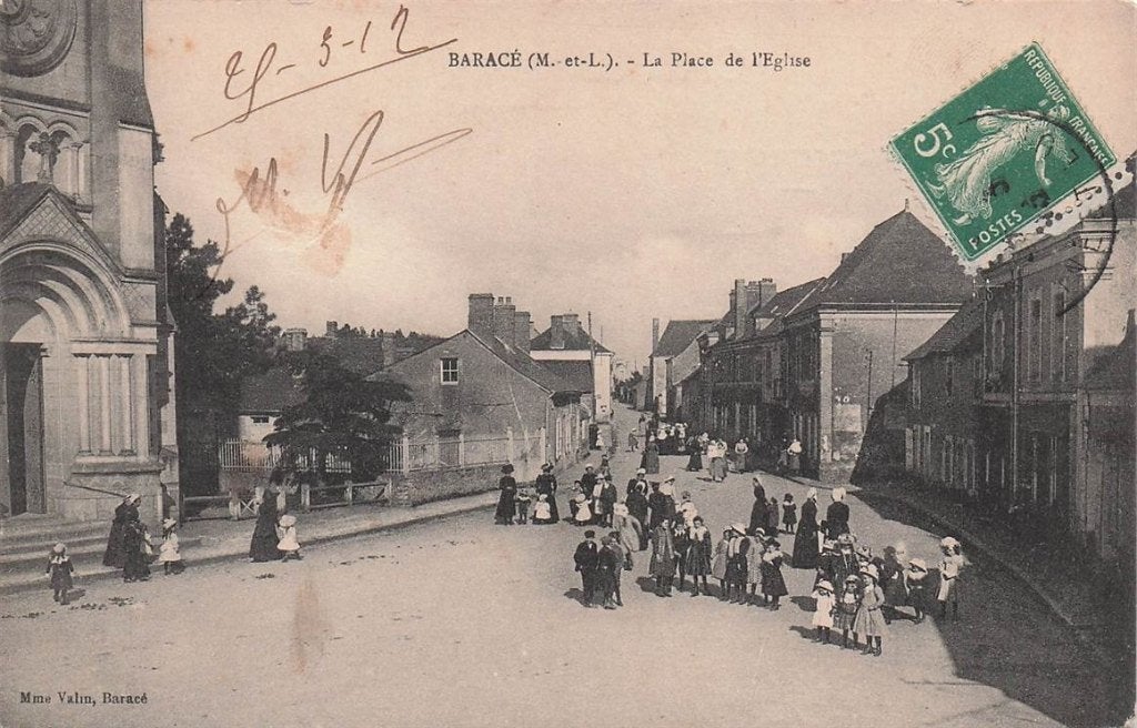 702-404-039 Barace (M.-Et-L.) La Place De L'Eglise, Verzenden, Voor 1920, Frankrijk
