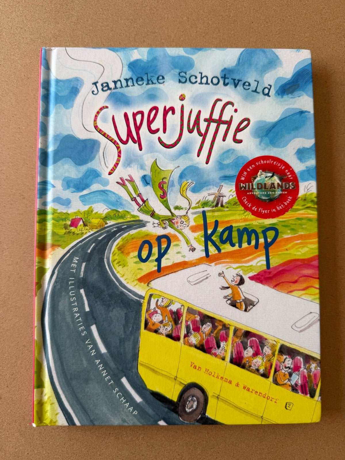 Superjuffie op kamp - Janneke Schotveld, Boeken, Ophalen of Verzenden, Zo goed als nieuw, Fictie