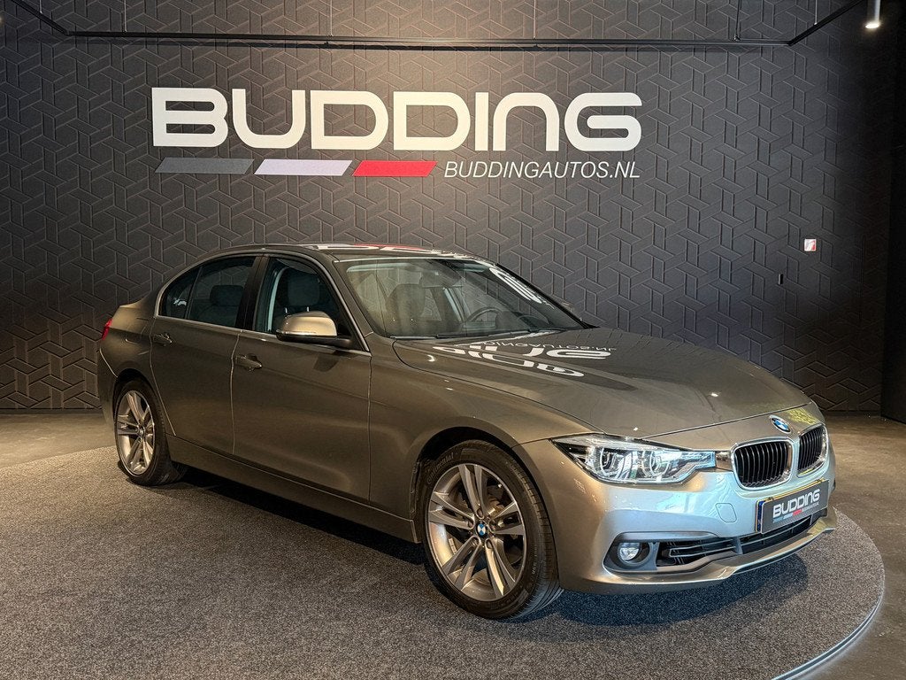 BMW 3 Serie 318i Centennial Exe | Navi | PDC | (bj 2016), Auto's, Automaat, Gebruikt, Euro 6, Origineel Nederlands